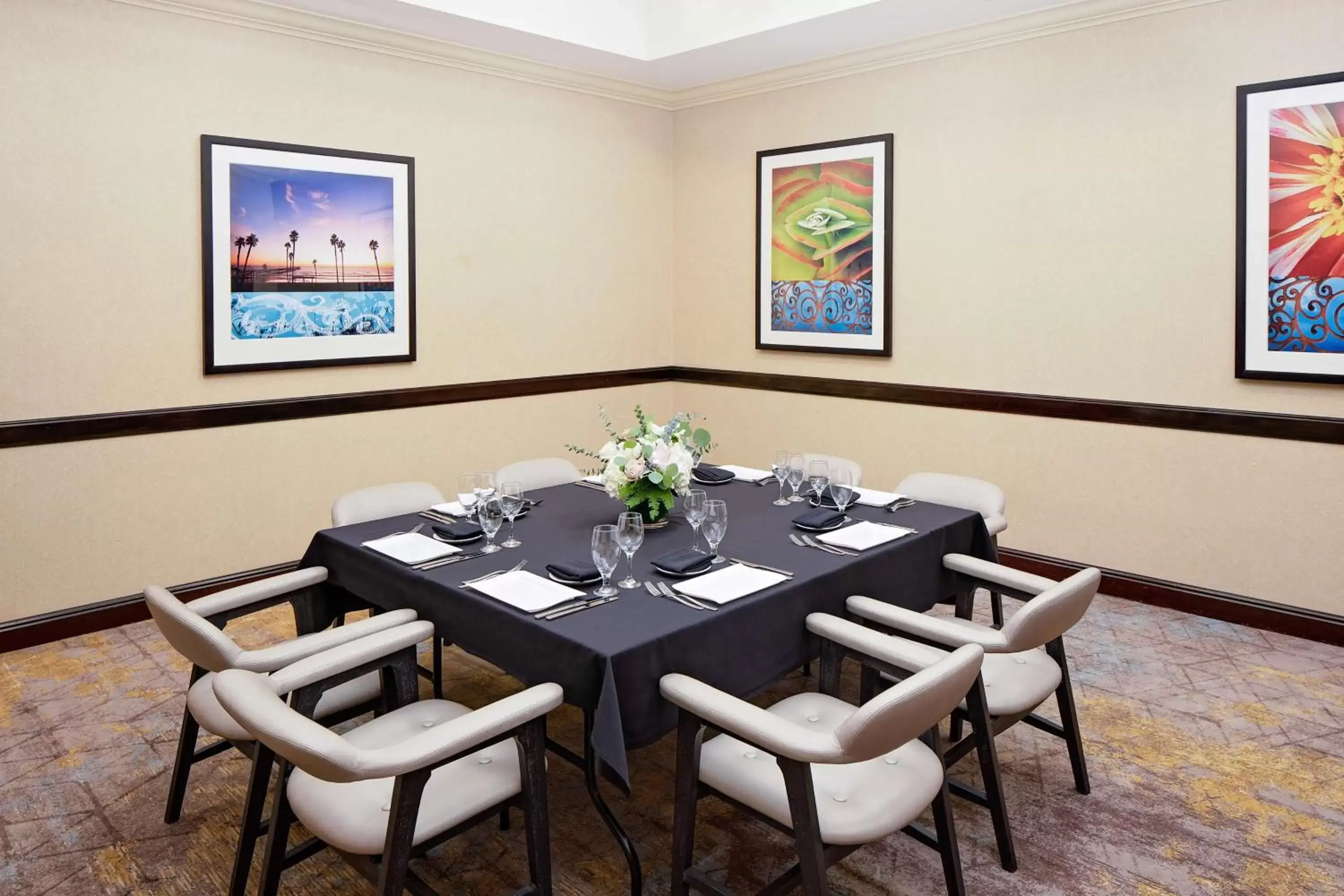 Meeting/conference room in DoubleTree by Hilton Santa Ana - Orange County Airport