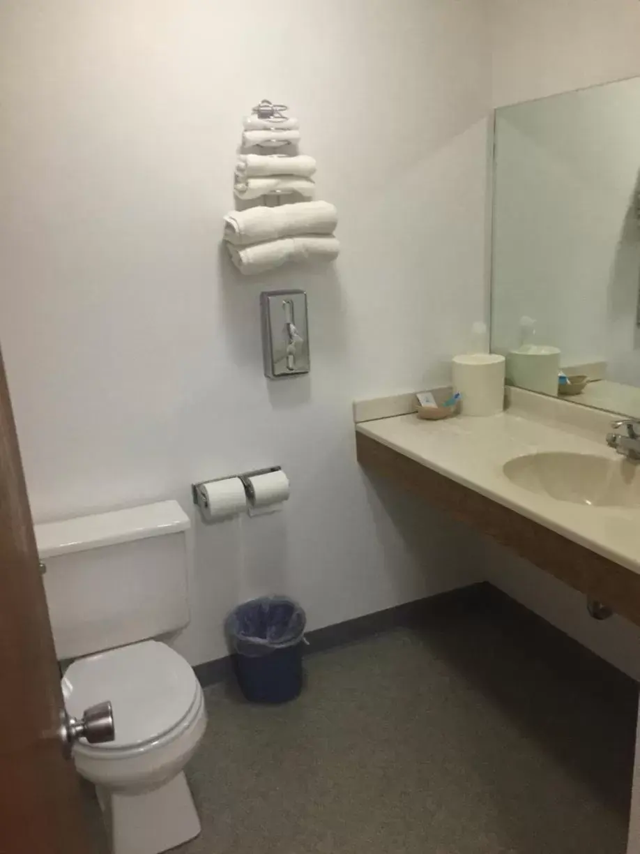 Bathroom in Villa Inn Motel