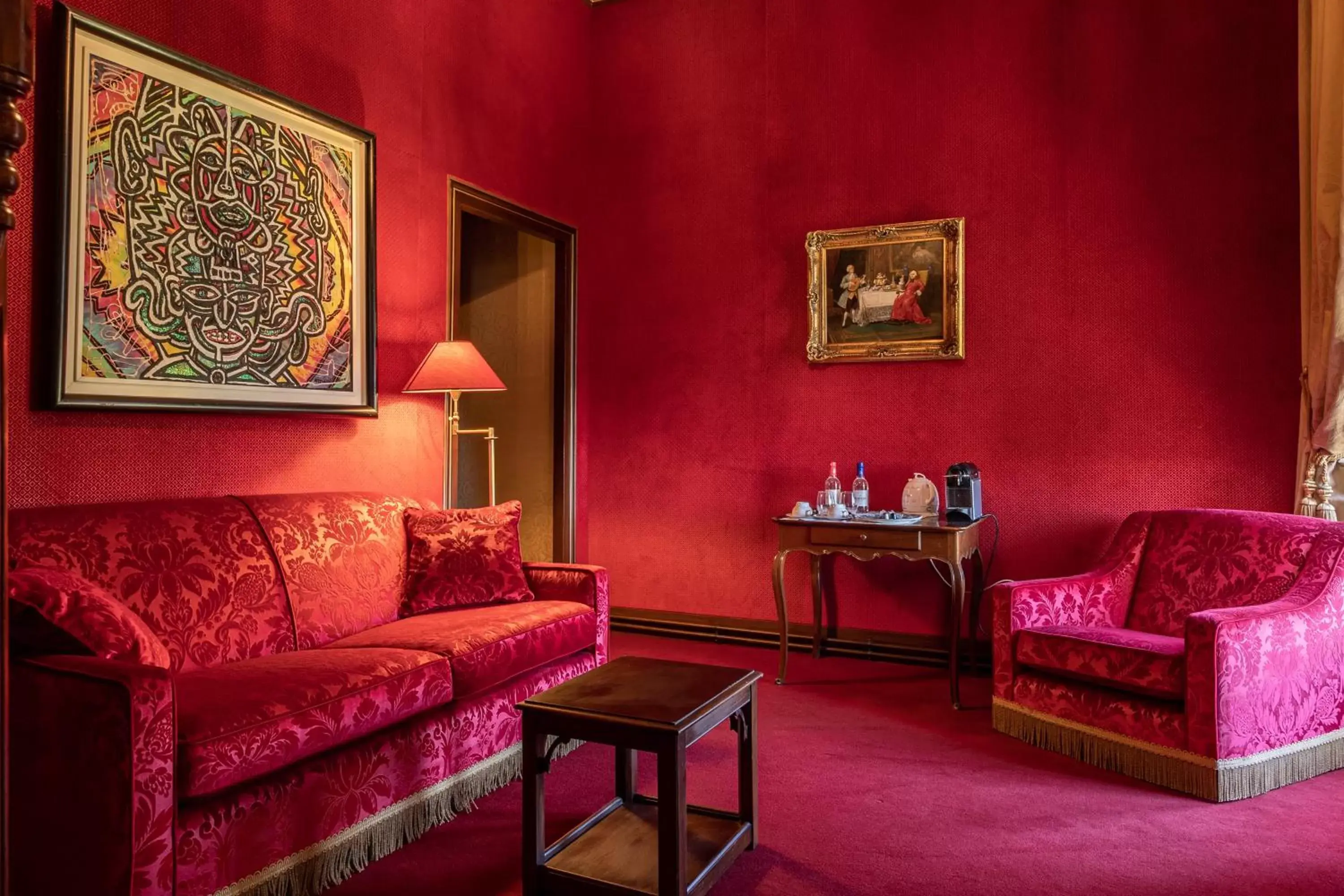 Bedroom, Seating Area in Château Pape Clément