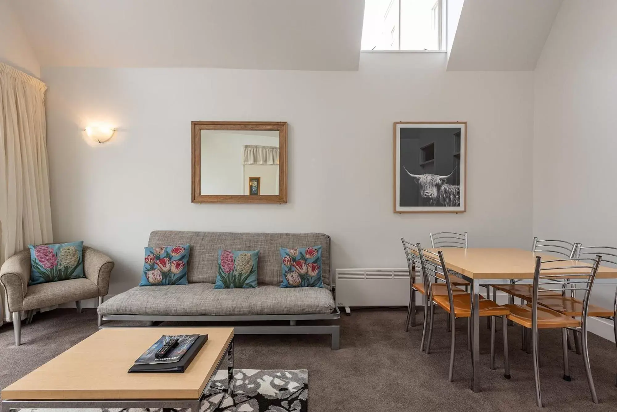 Seating Area in Apollo Lodge Motel