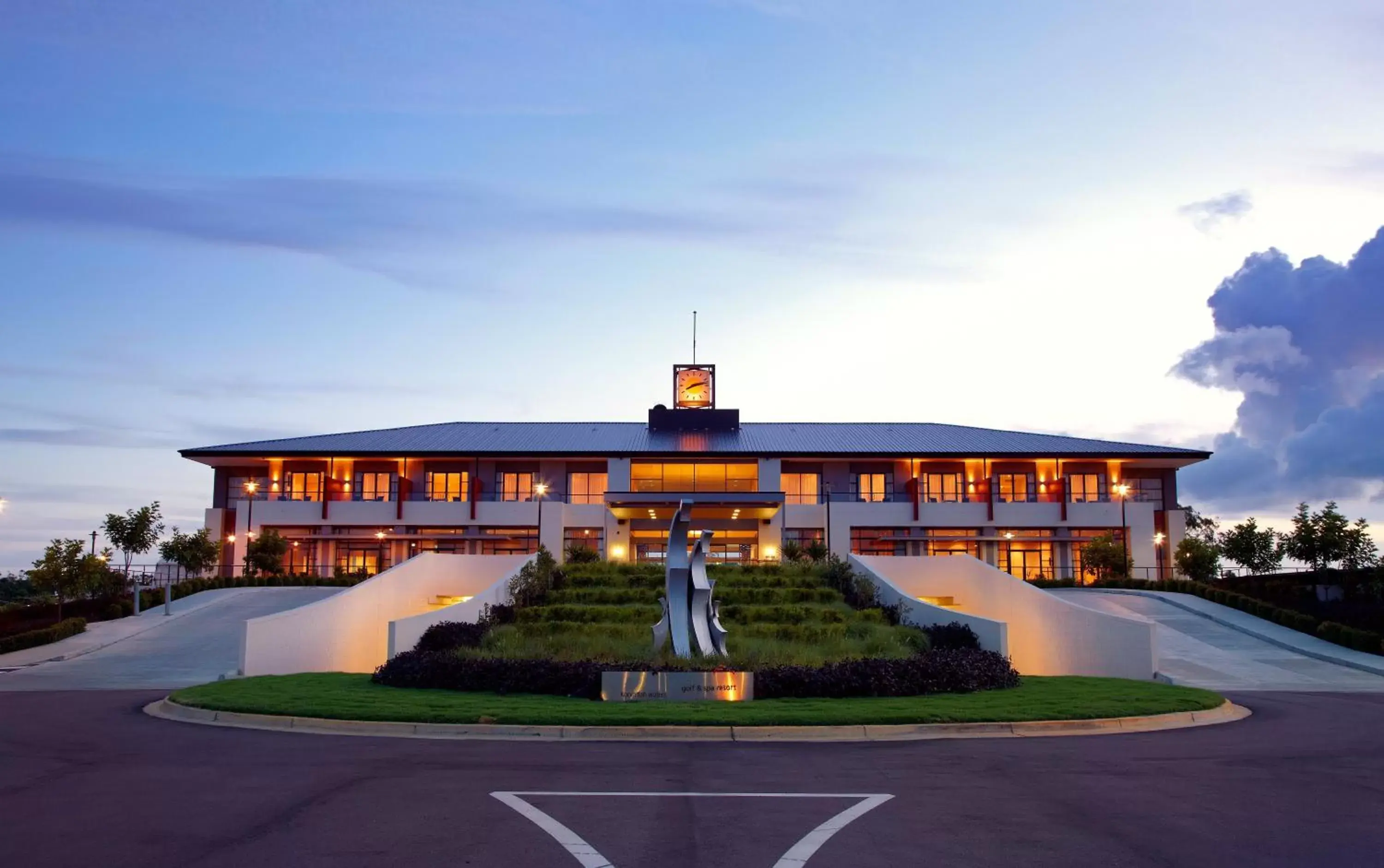 Facade/entrance, Garden in Mercure Kooindah Waters Central Coast