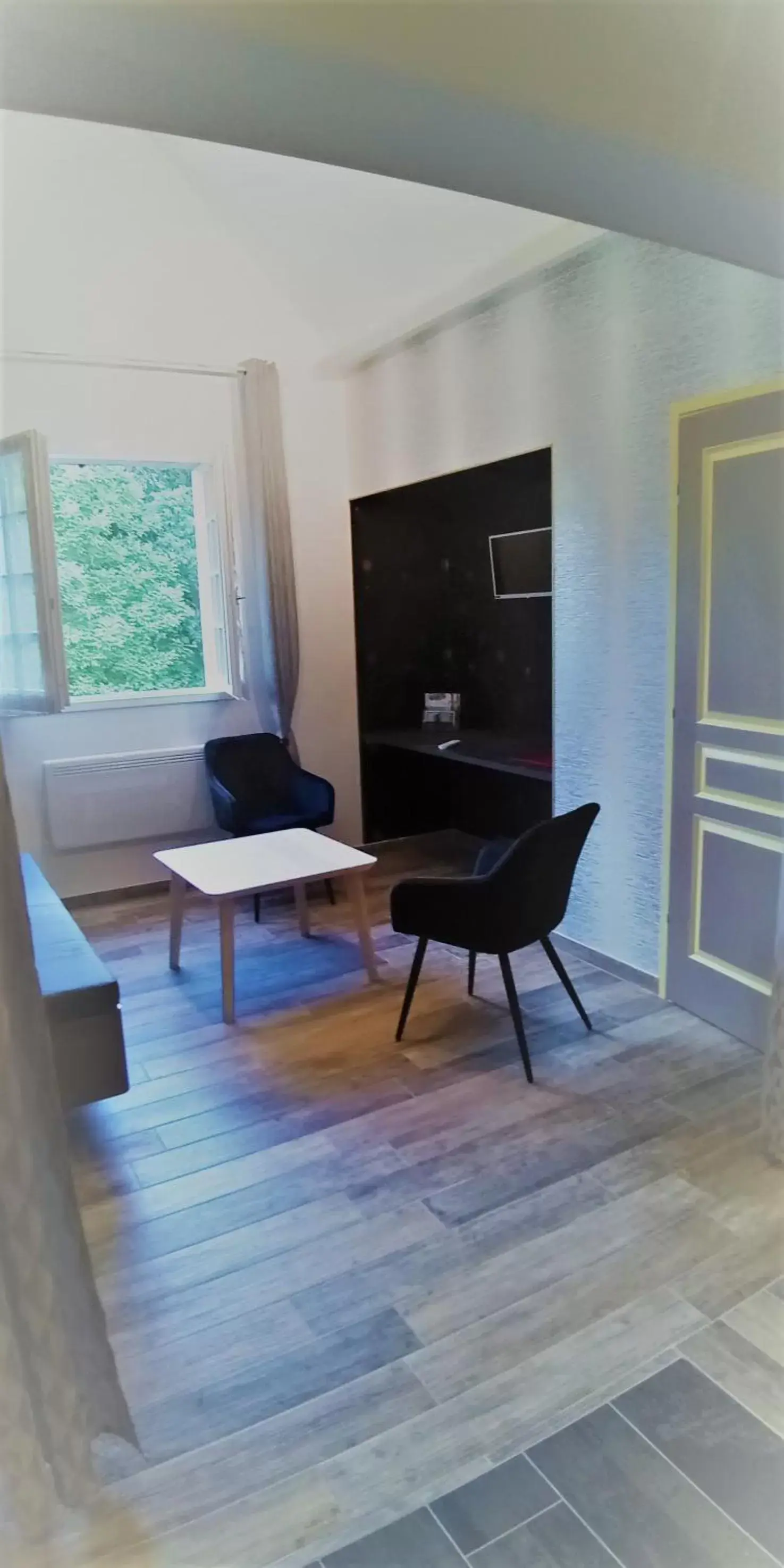 Double Room with Private Bathroom in SALAMANDRE Double Room with Private Bathroom in SALAMANDRE