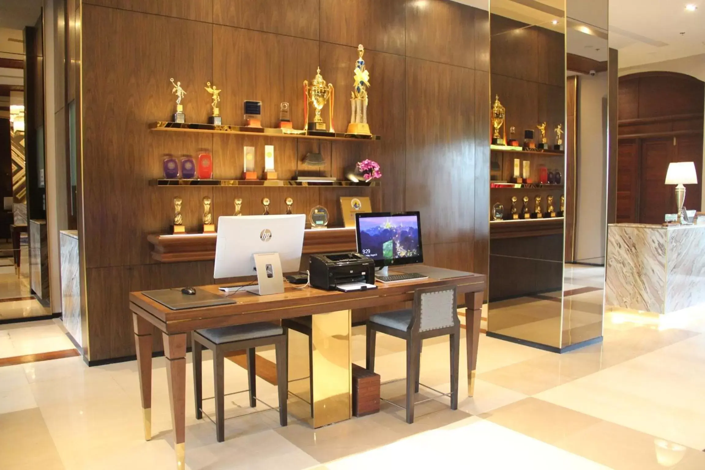 Business facilities, Lounge/Bar in Chatrium Hotel Royal Lake Yangon