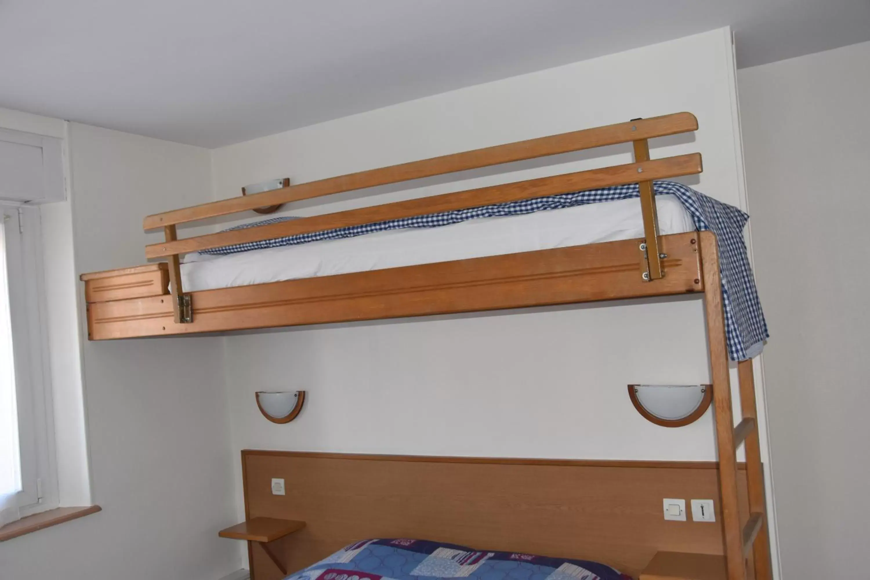 Bedroom, Bunk Bed in Hotel Gai Relais