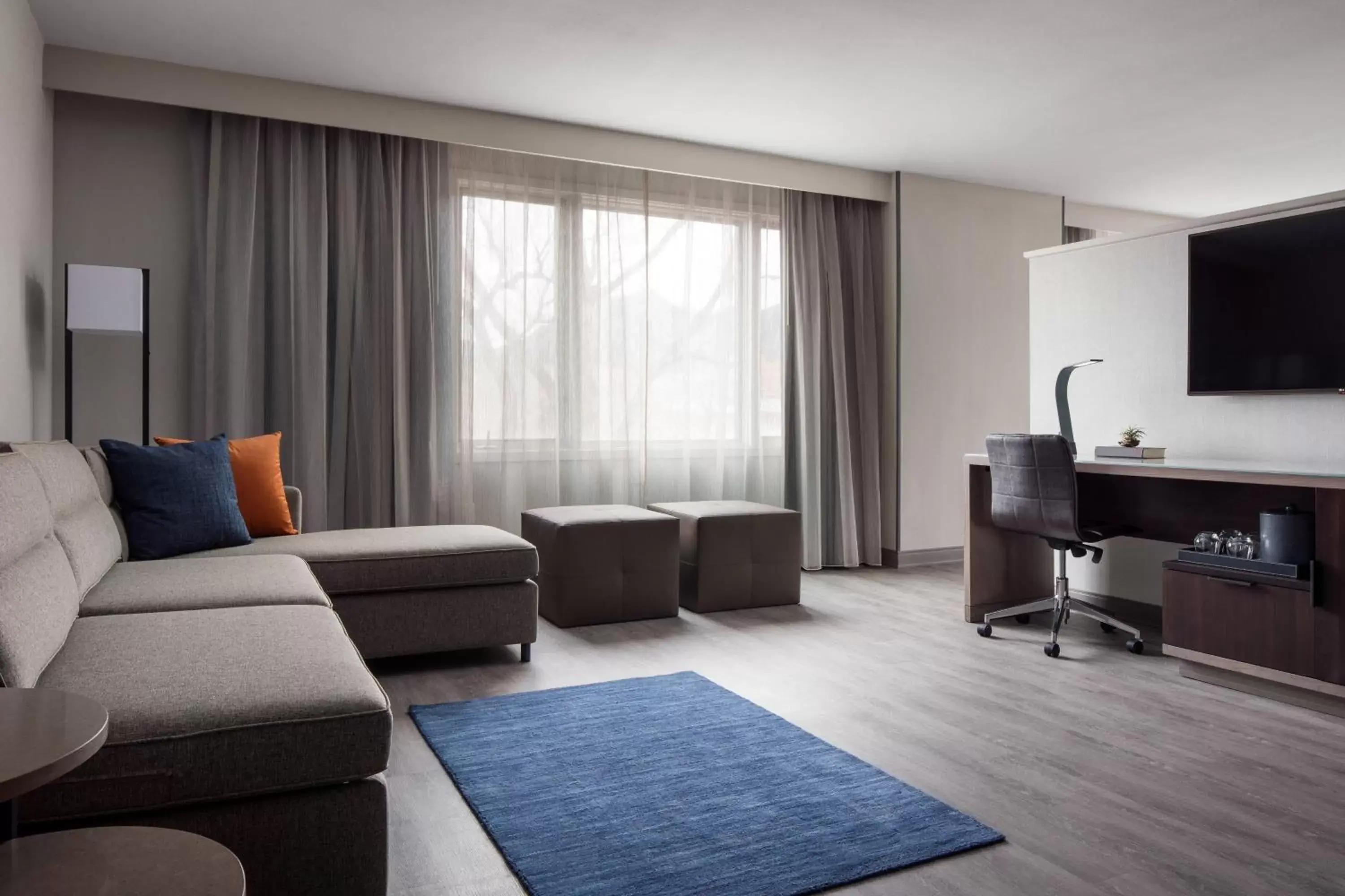 Living room, Seating Area in Boulder Marriott