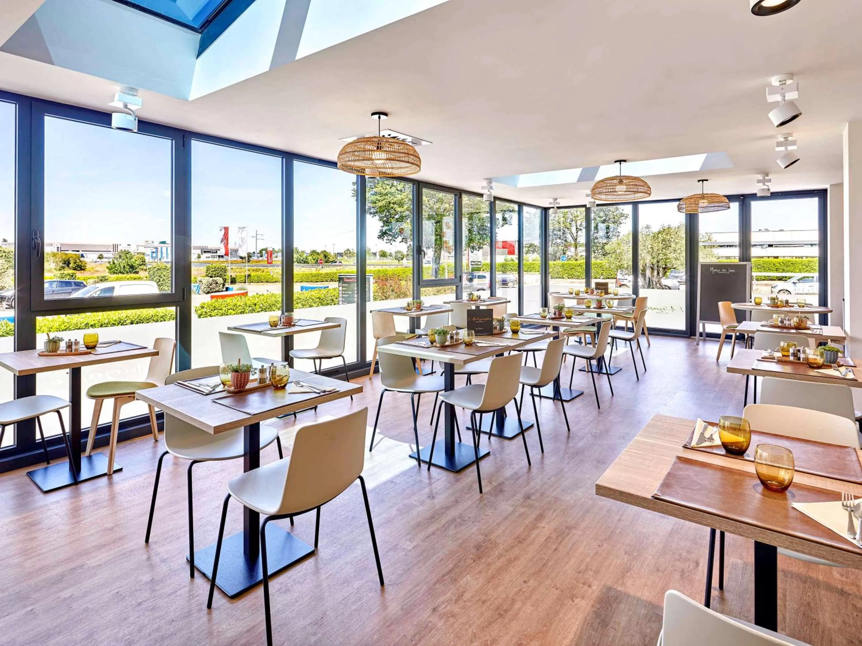 Restaurant/places to eat in ibis La Roche Sur Yon Vendespace