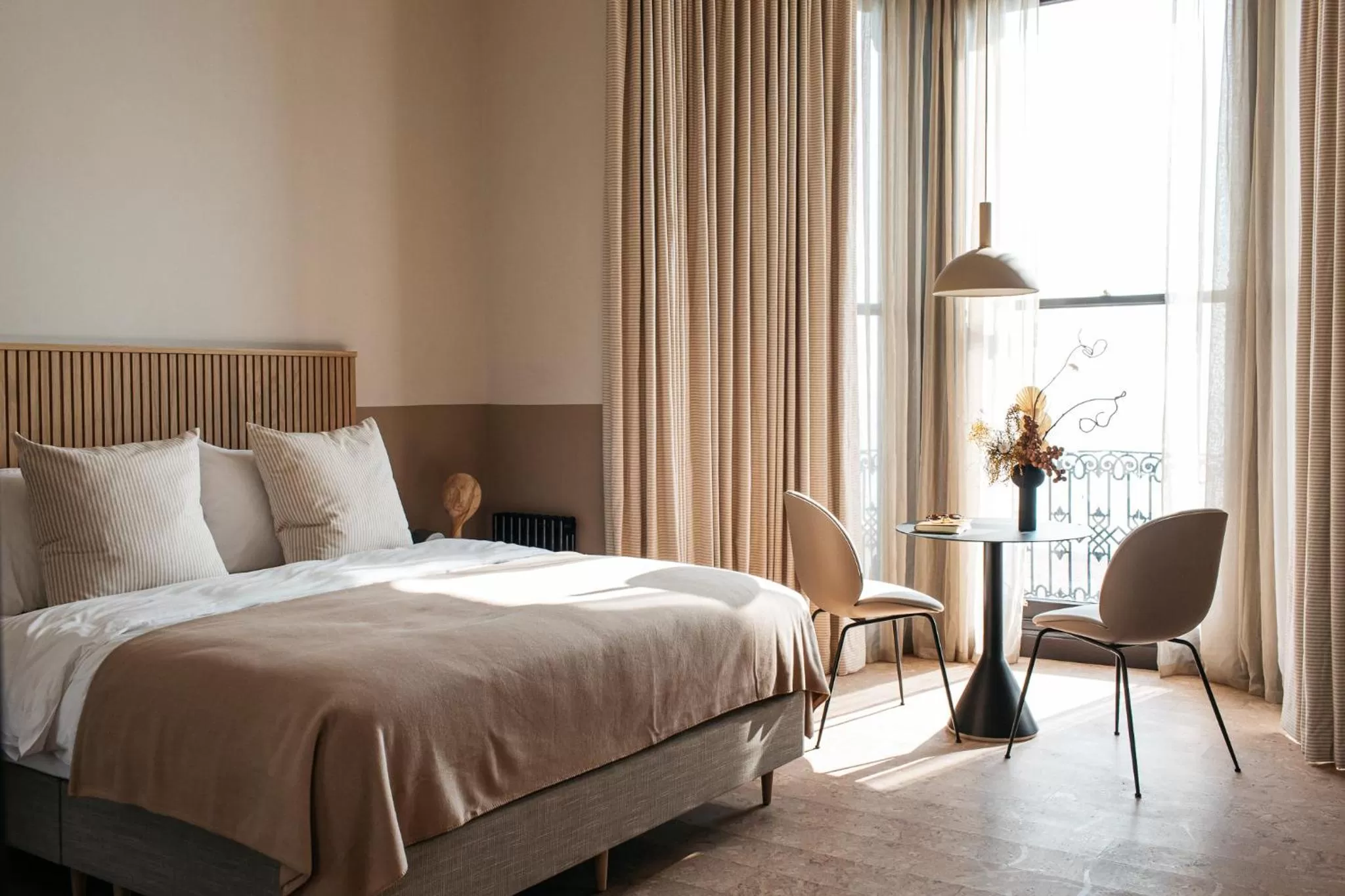 Bedroom in Port Hotel