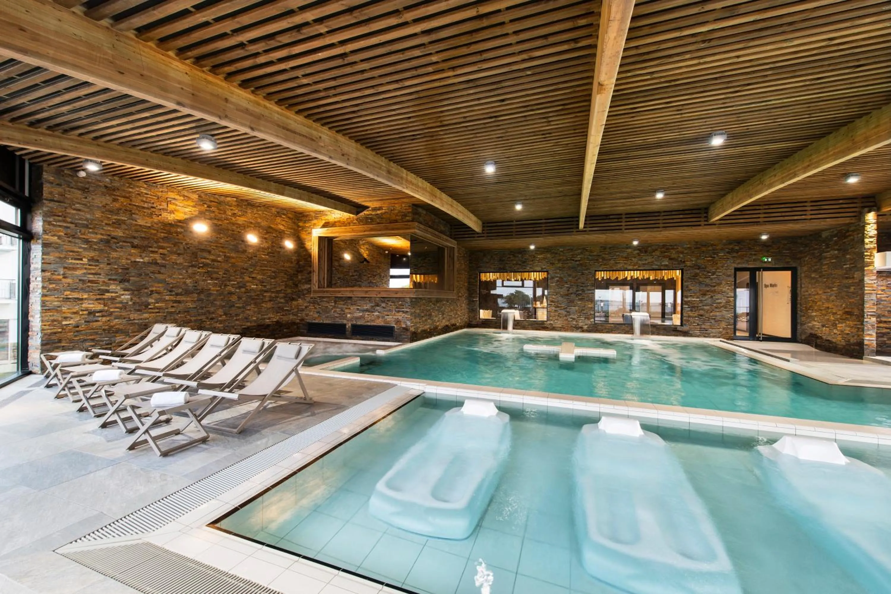 Swimming pool in Thalasso Concarneau Spa Marin Resort