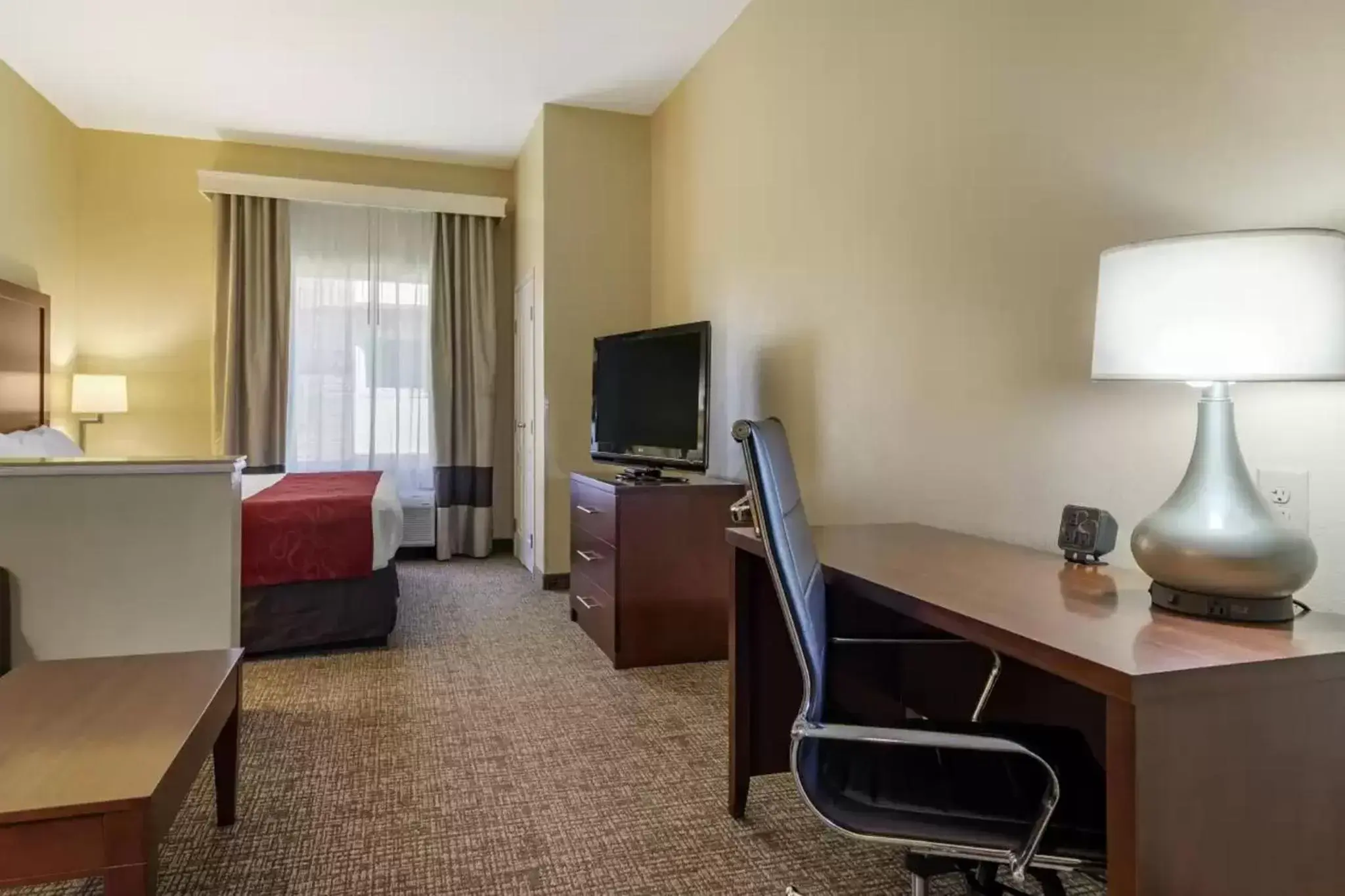 TV and multimedia, TV/Entertainment Center in Comfort Suites Montgomery East Monticello Dr.