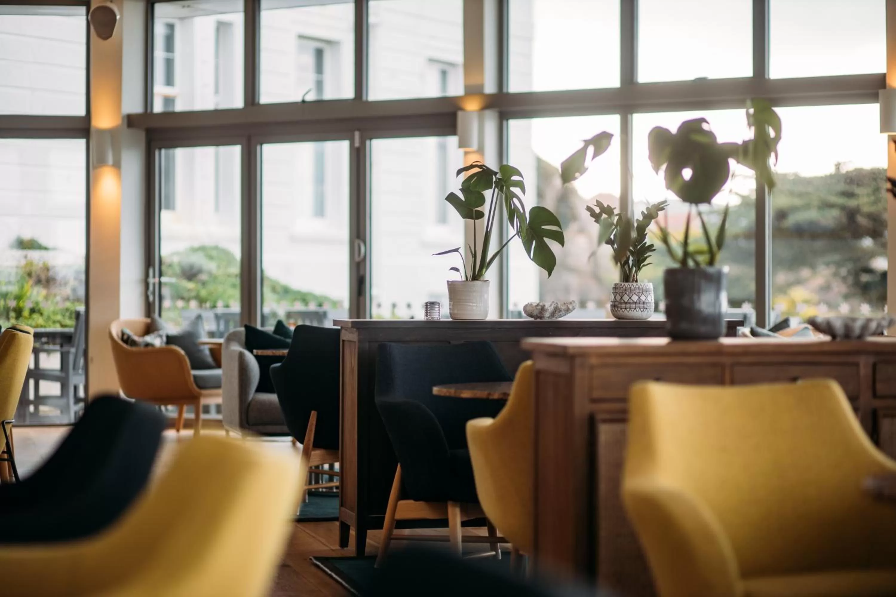 Restaurant/places to eat in Polurrian on the Lizard