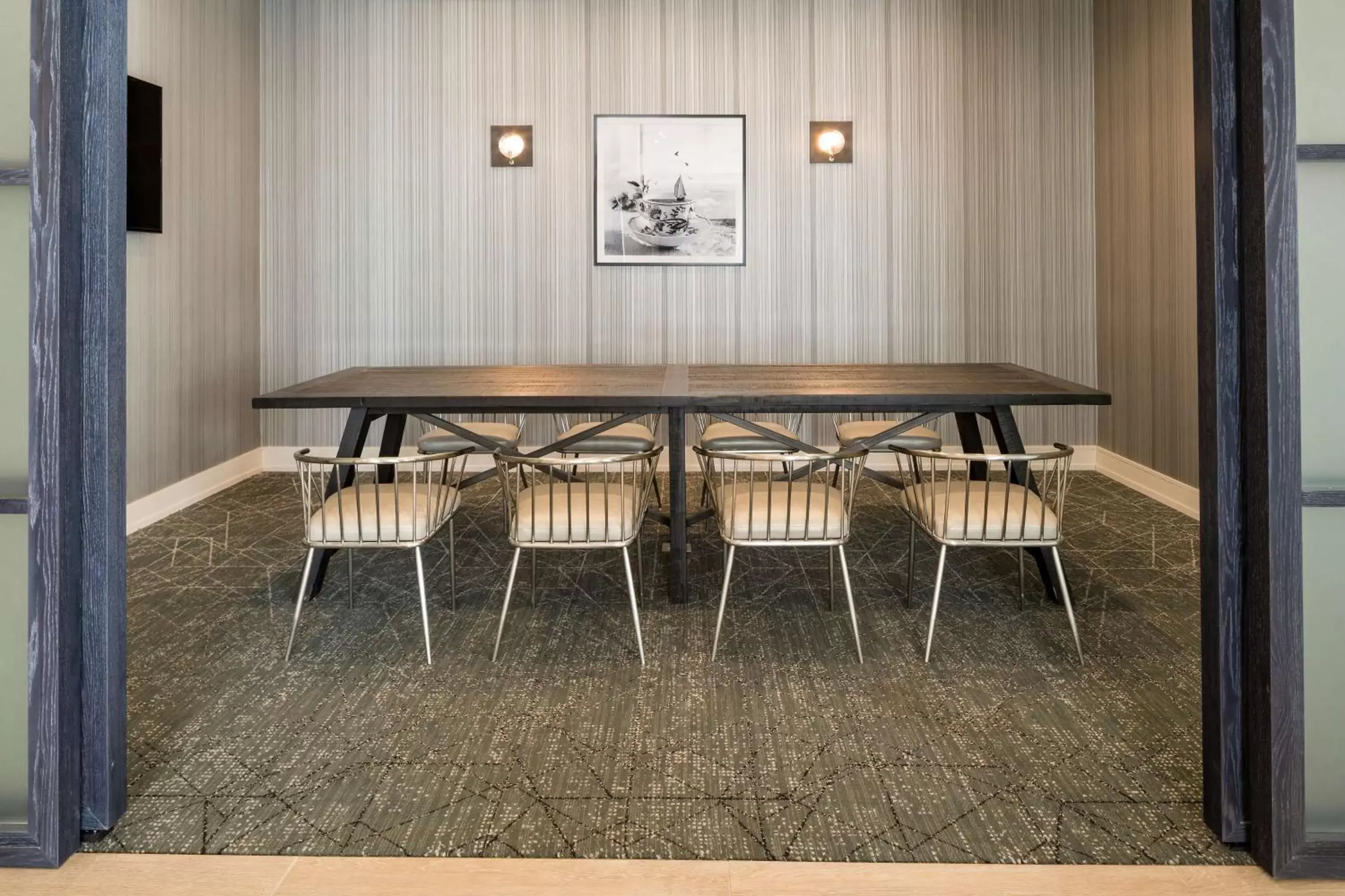 Dining Area in DoubleTree by Hilton Boston Logan Airport Chelsea
