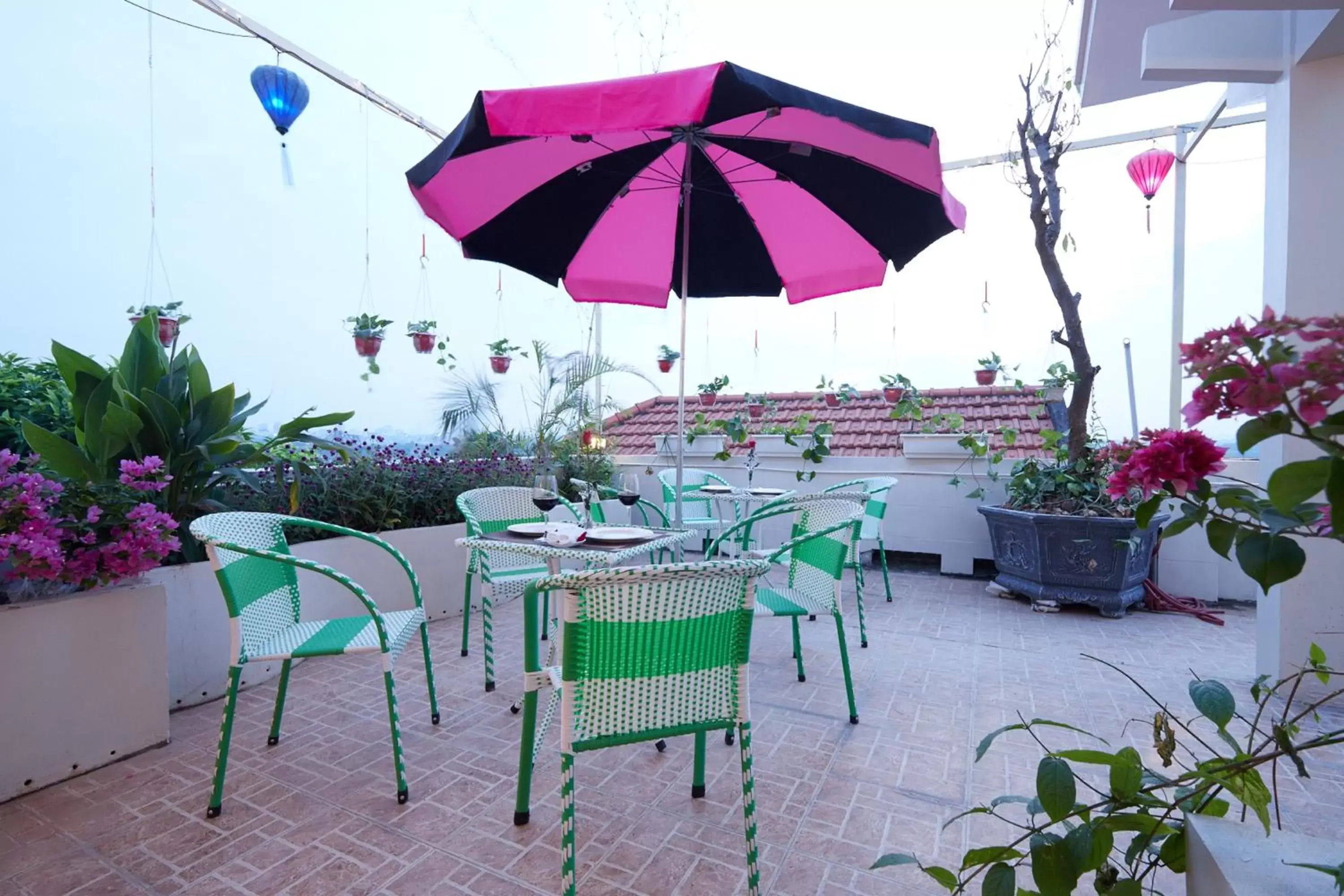 Restaurant/places to eat in Lucky Budda Inn Villa Restaurant/places to eat in Lucky Budda Inn Villa