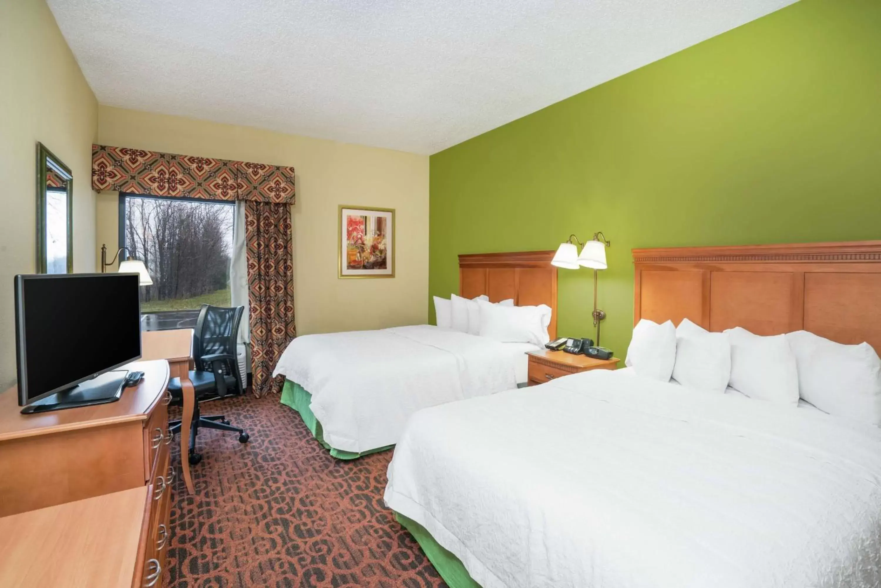 Bedroom, Bed in Hampton Inn Bardstown