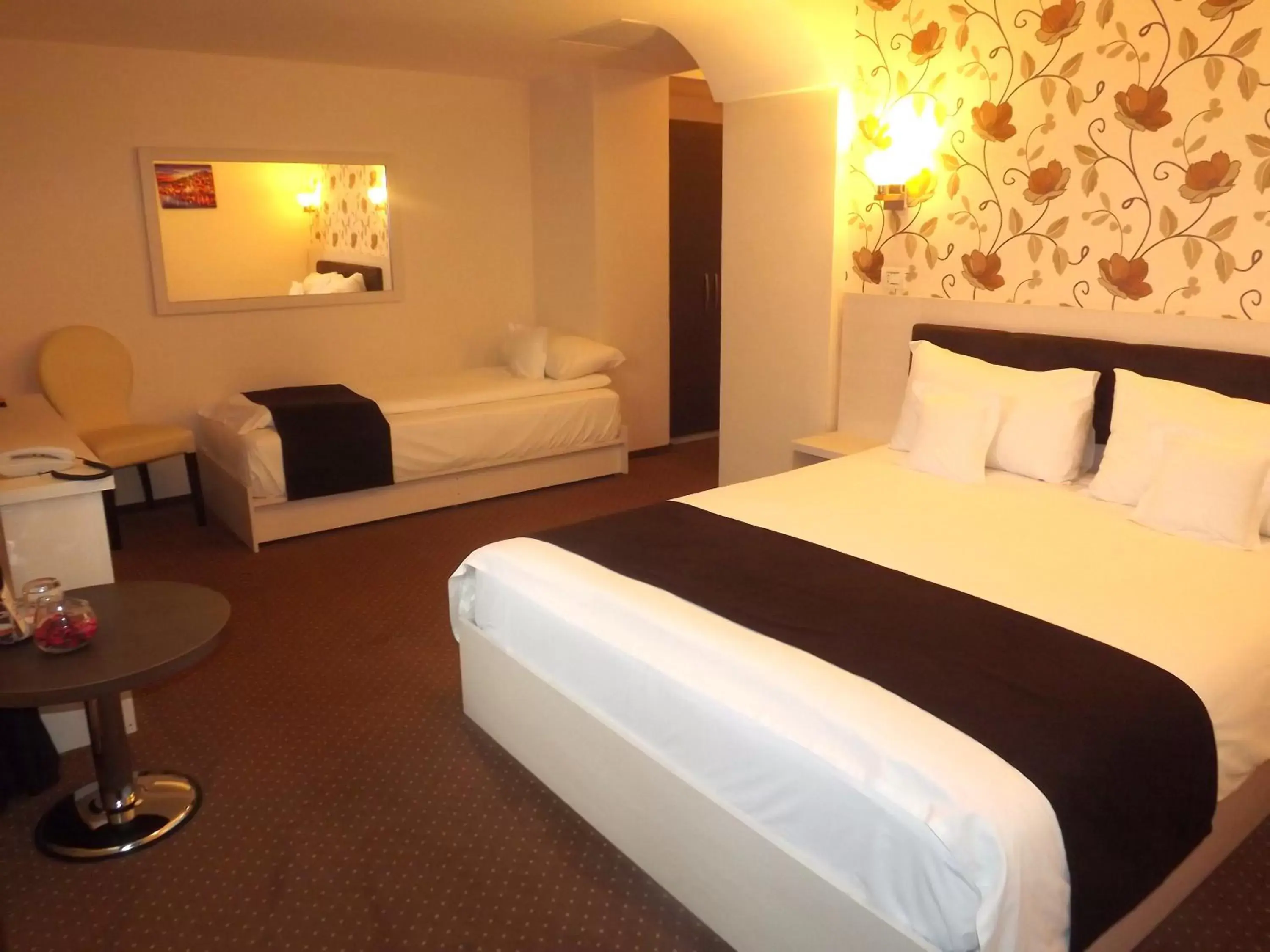 Triple Room in West Plaza Hotel