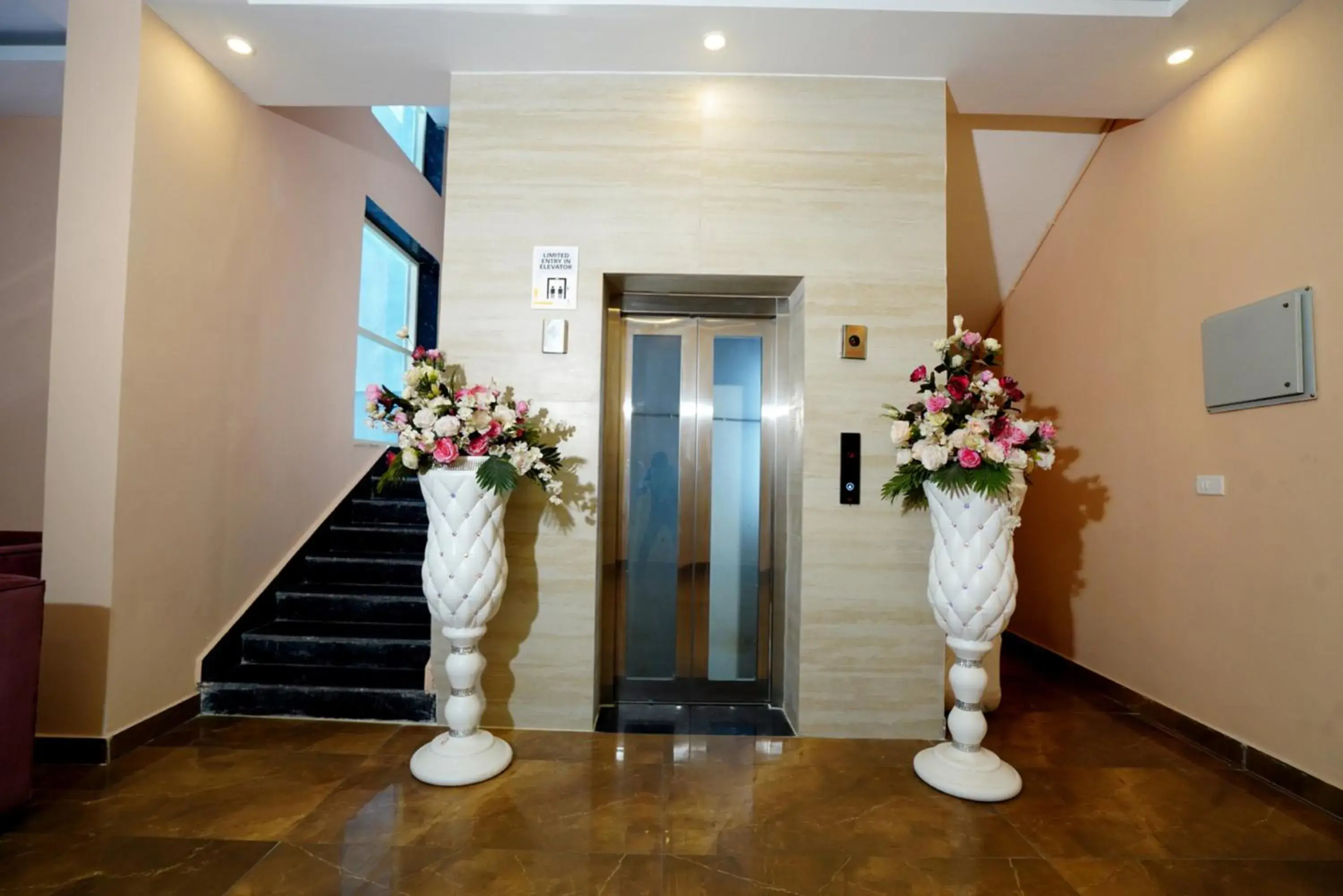 elevator, Lobby/Reception in ExpoMart Inn