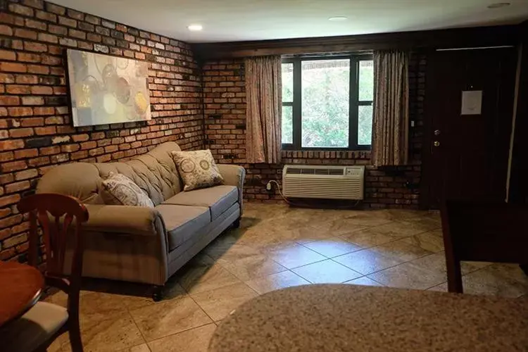 Seating Area in Chalet Inn & Suites