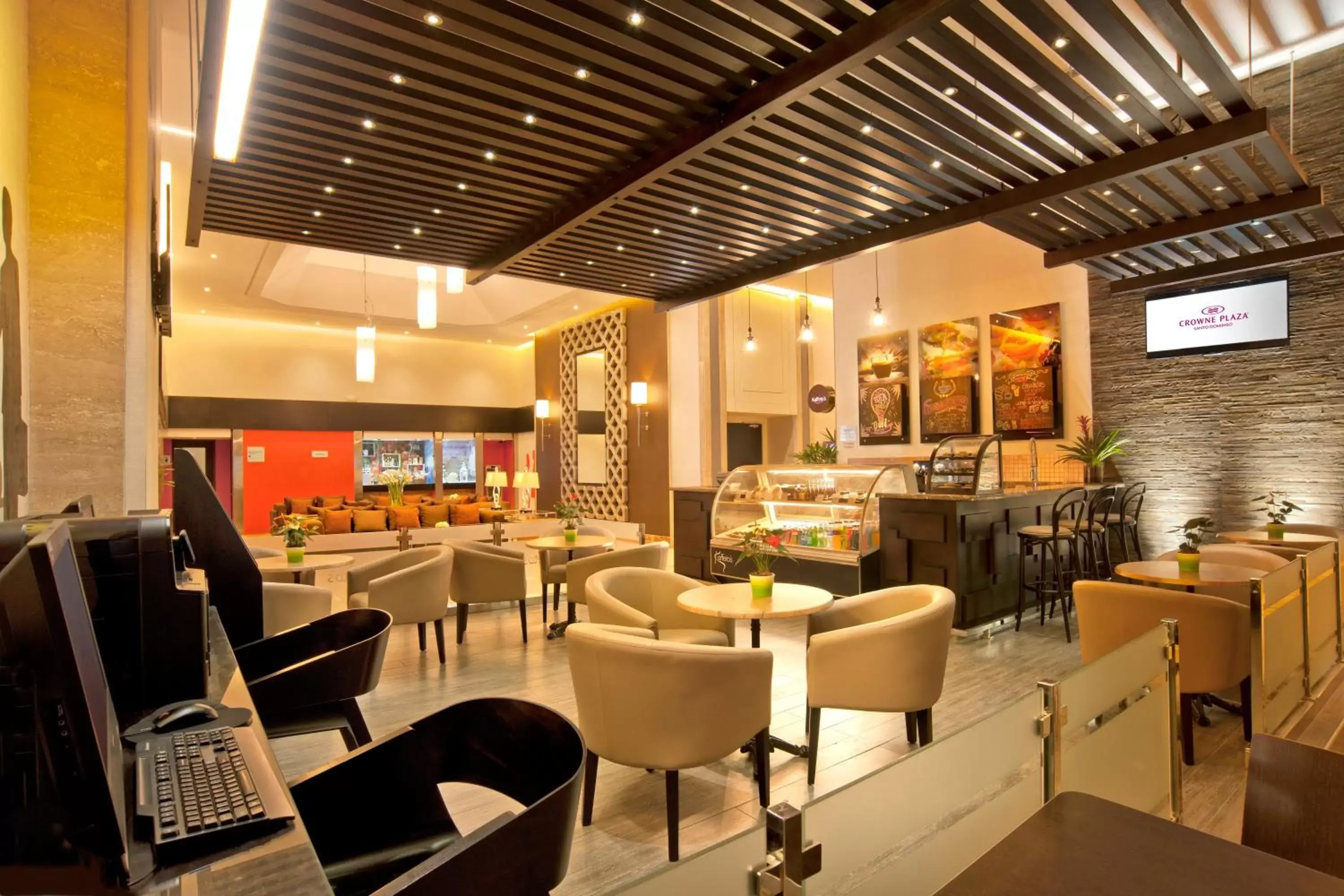 Coffee/tea facilities, Restaurant/Places to Eat in Crowne Plaza Santo Domingo, an IHG Hotel