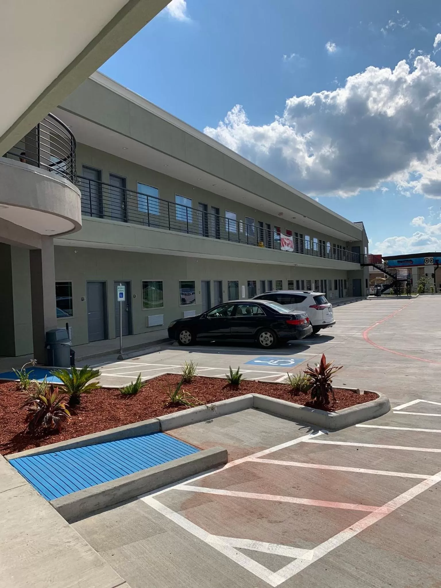 Scottish Inns and Suites Scarsdale