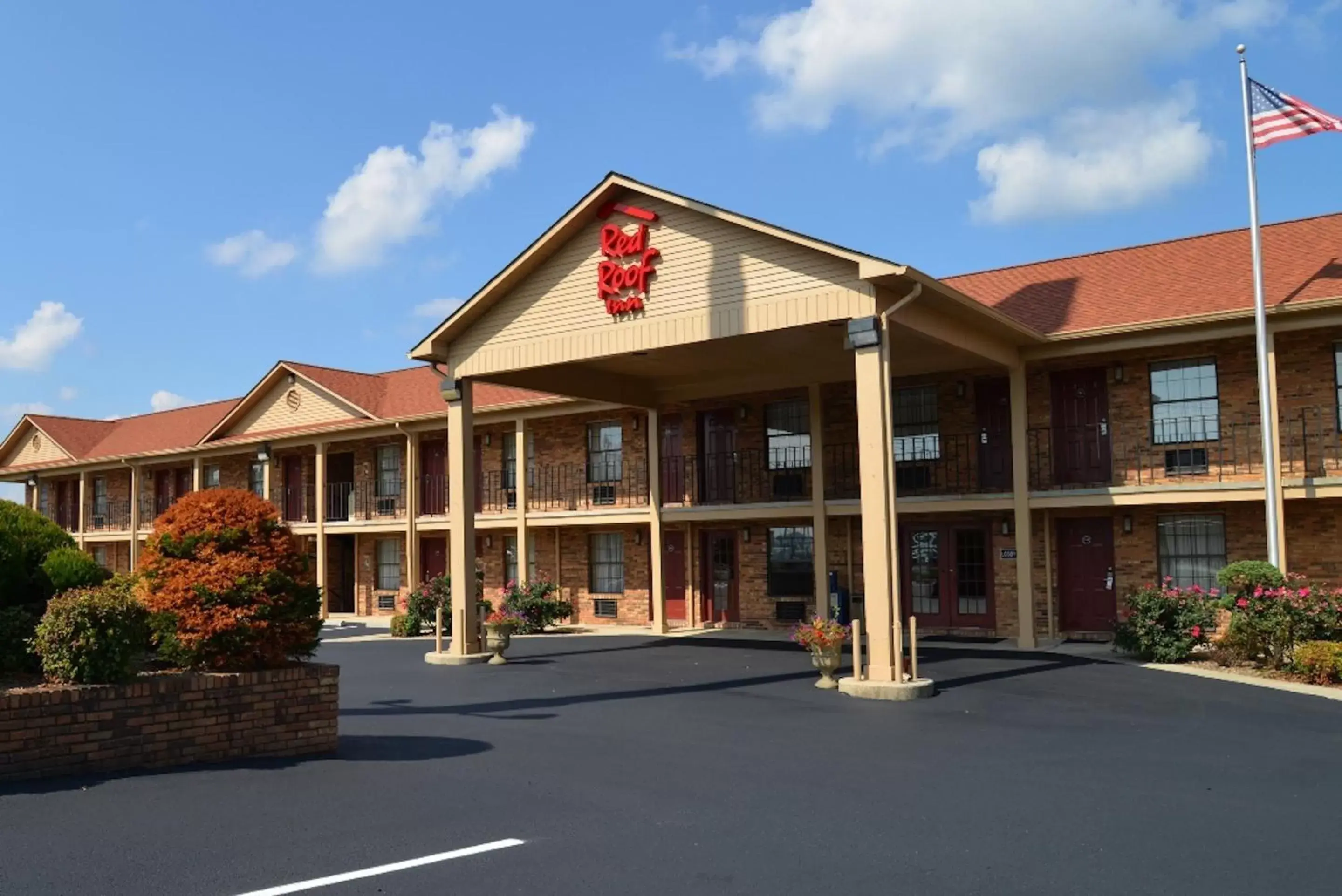 Property Building in Red Roof Inn Cookeville - Tennessee Tech