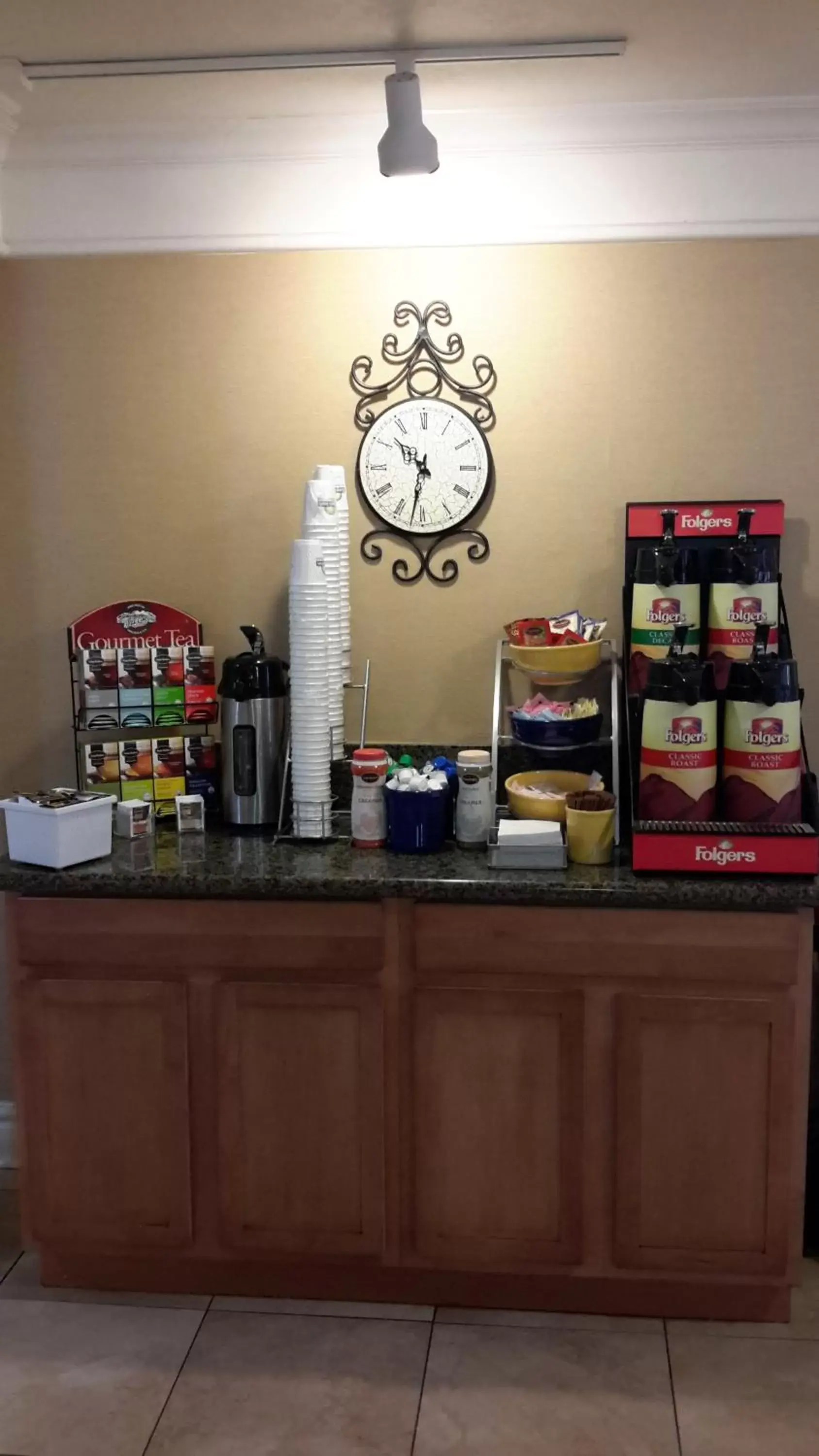 Coffee/tea facilities in Days Inn by Wyndham Casper