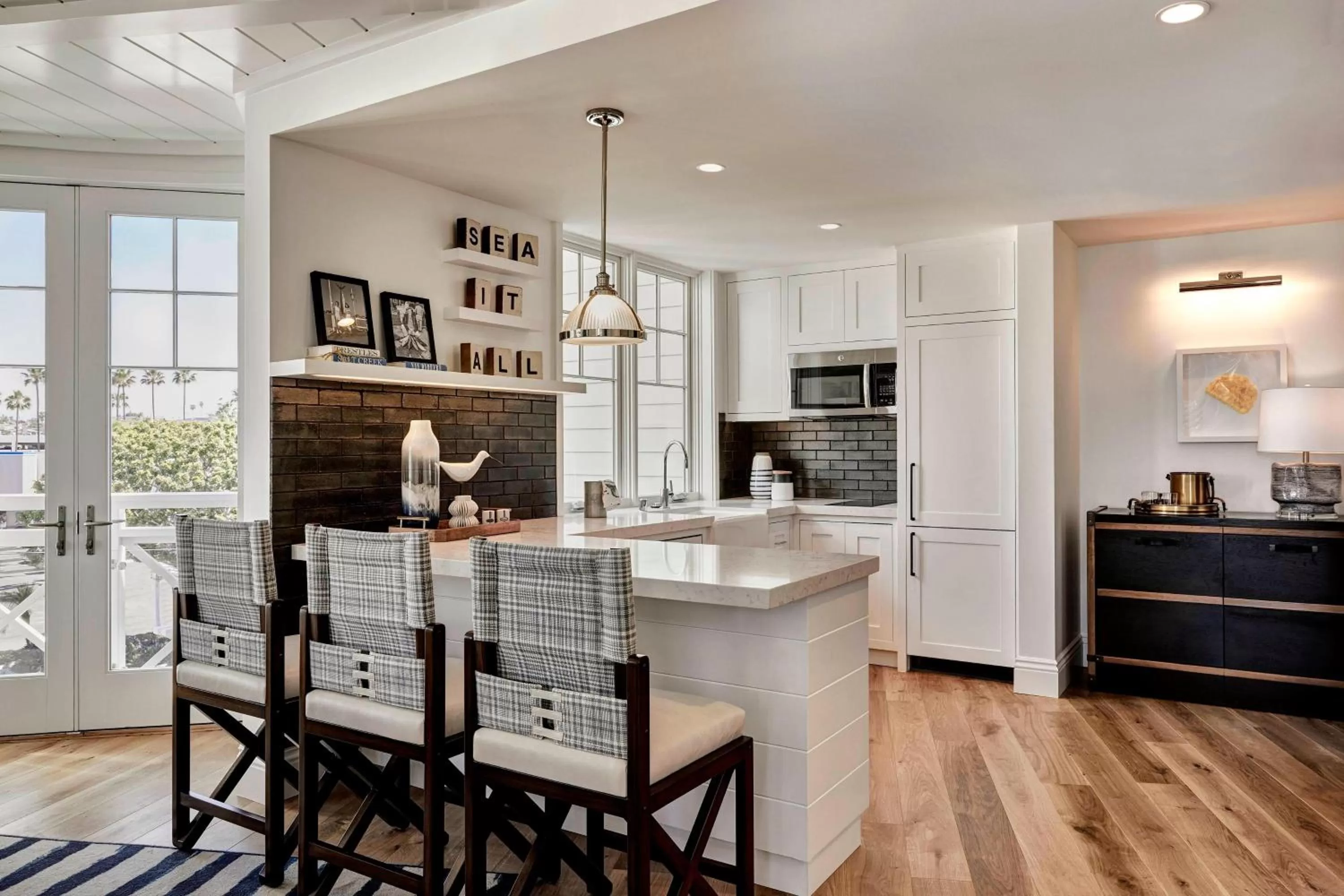 Kitchen or kitchenette in Lido House, Autograph Collection
