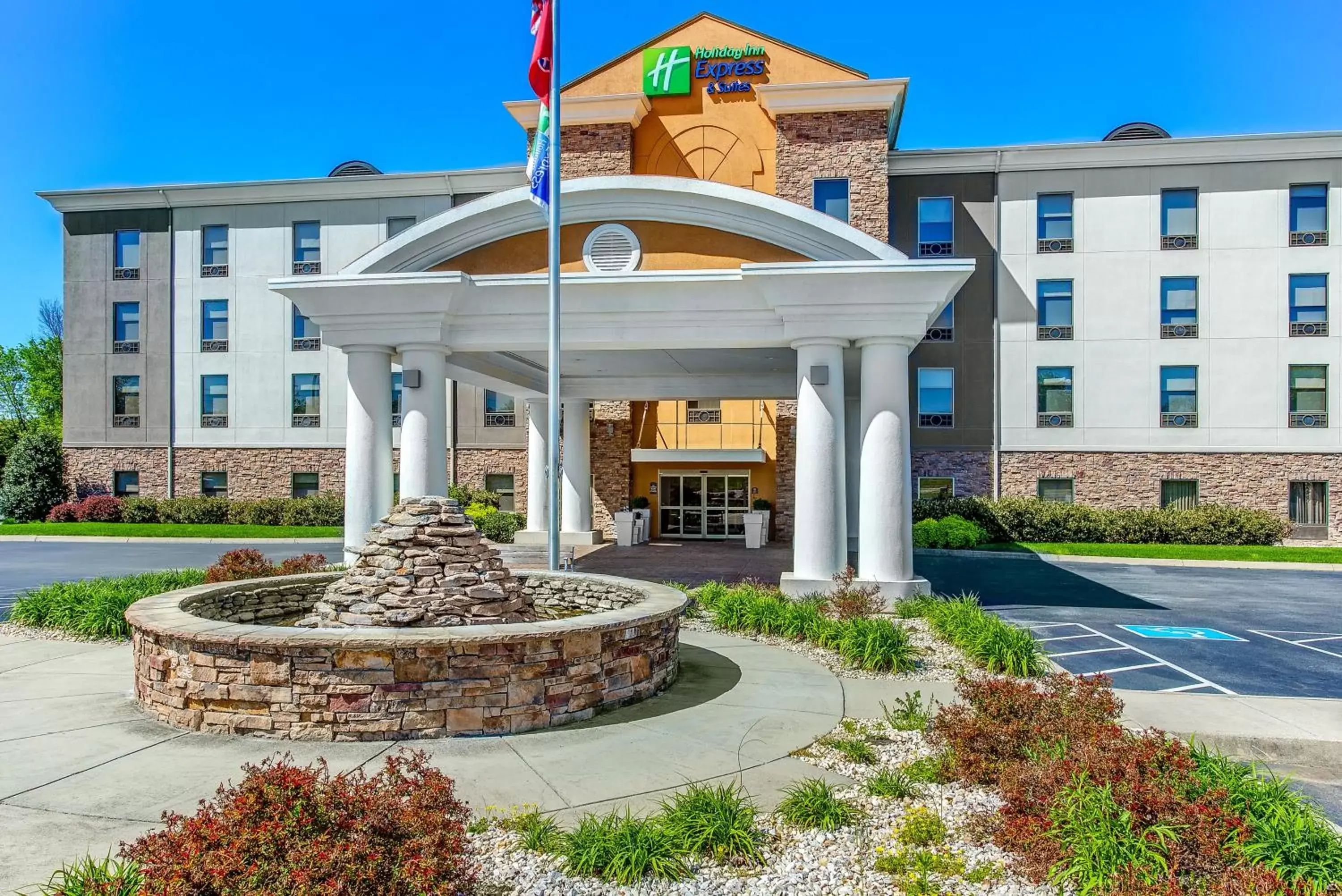 Property Building in Holiday Inn Express & Suites Morristown, an IHG Hotel