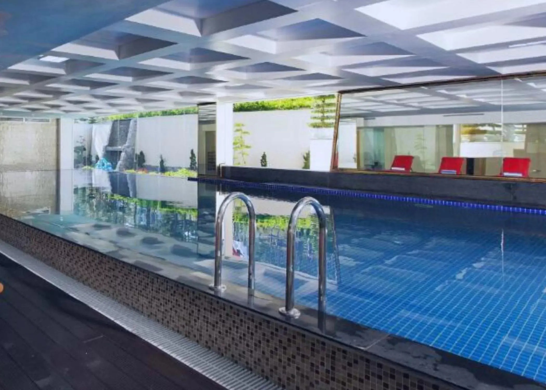 Swimming pool in Swiss-Belresort Tuyen Lam Swimming pool in Swiss-Belresort Tuyen Lam