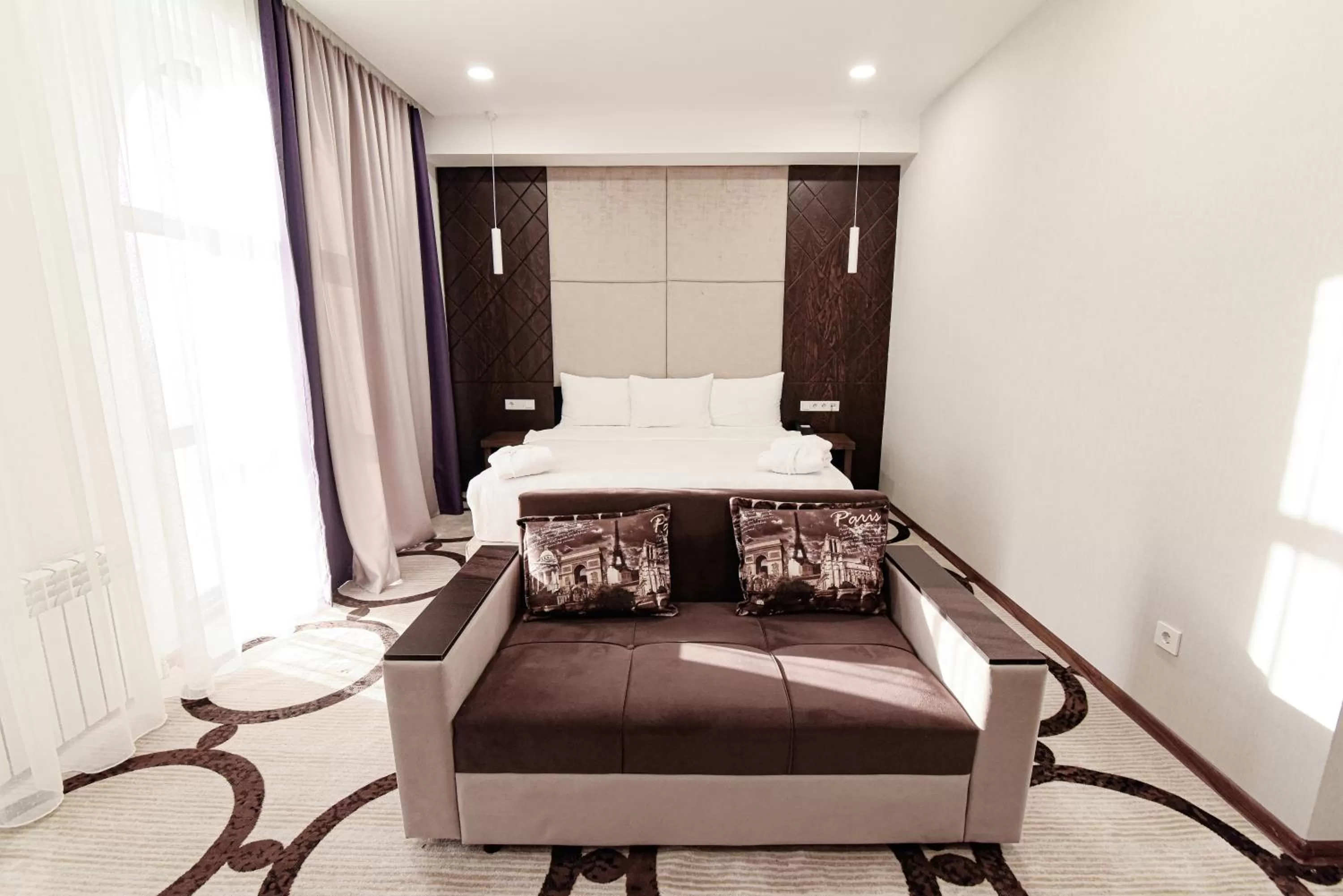 Bed in East Palace Hotel