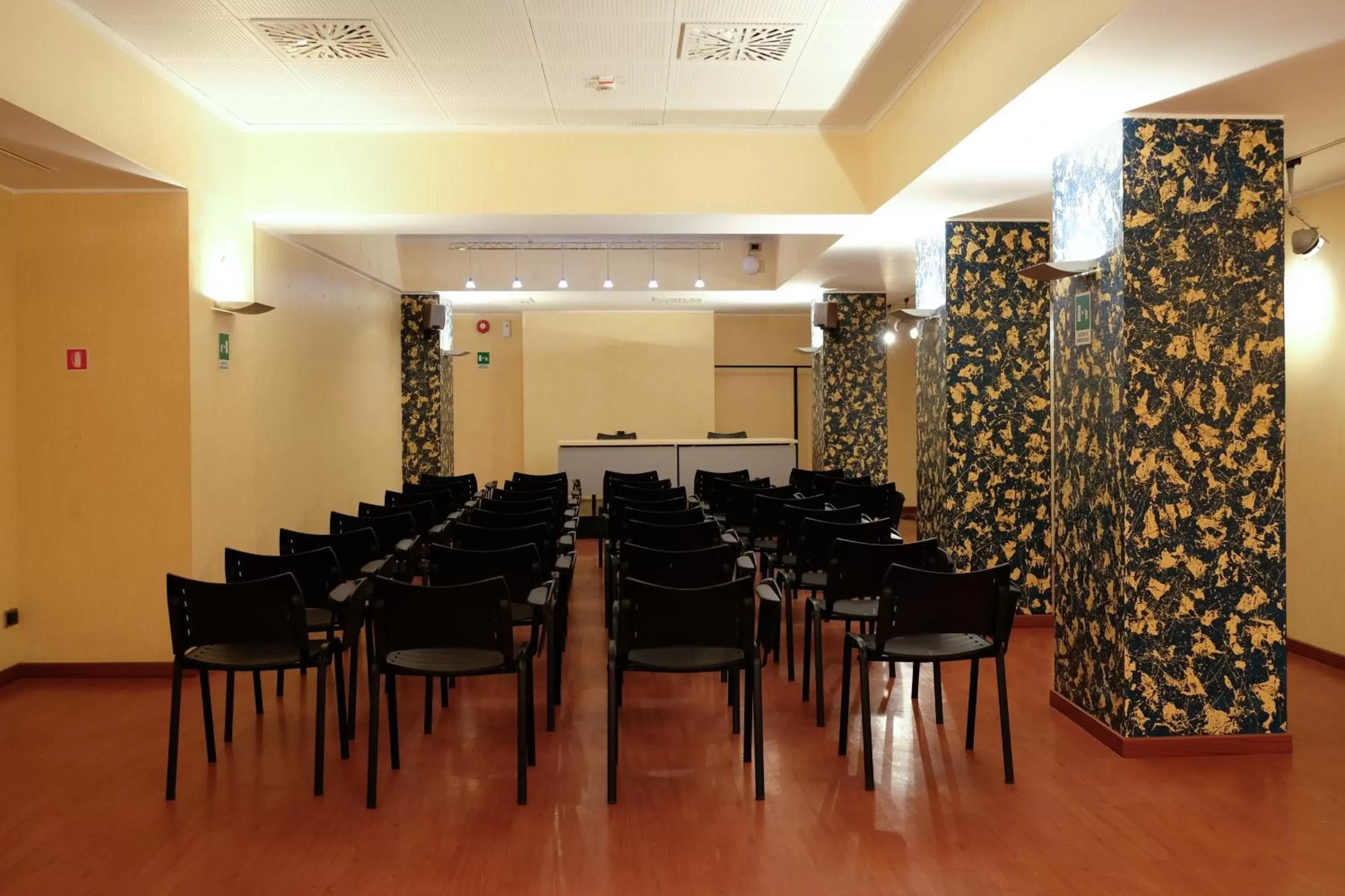 Meeting/conference room in Smooth Hotel Rome West