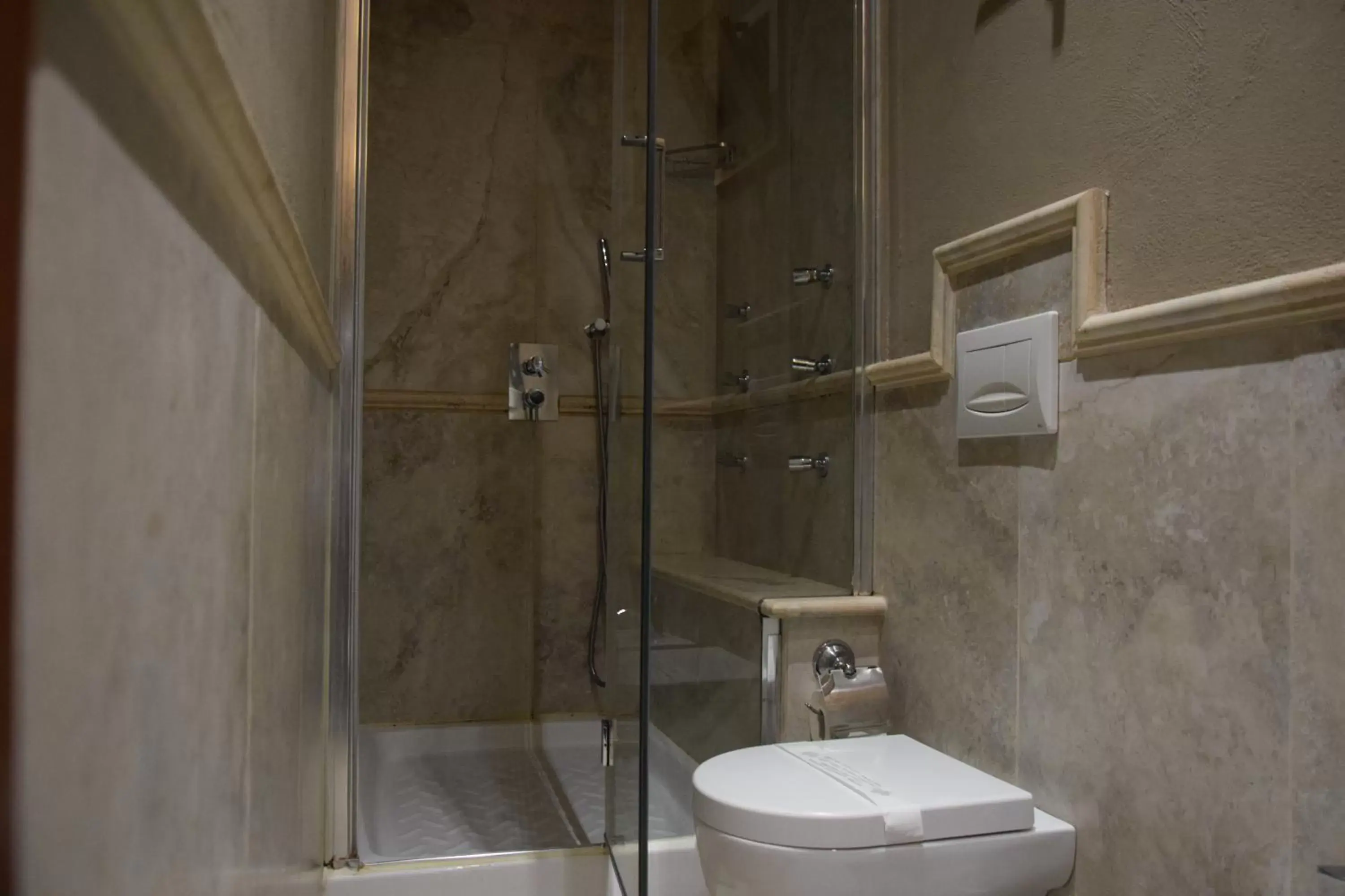 Shower, Bathroom in Residenza Vespucci