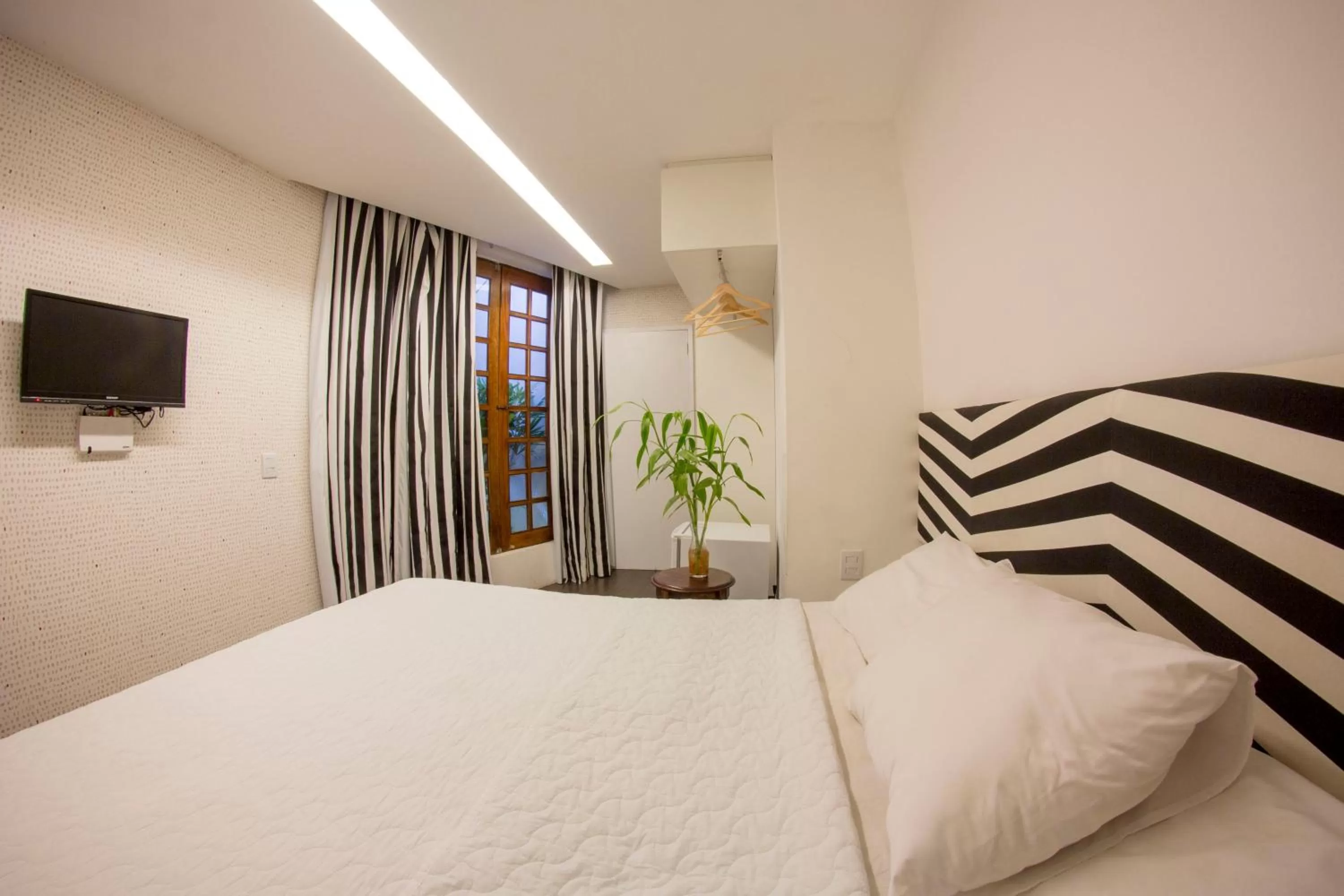 Photo of the whole room, Bed in Vivaz Boutique Hotel