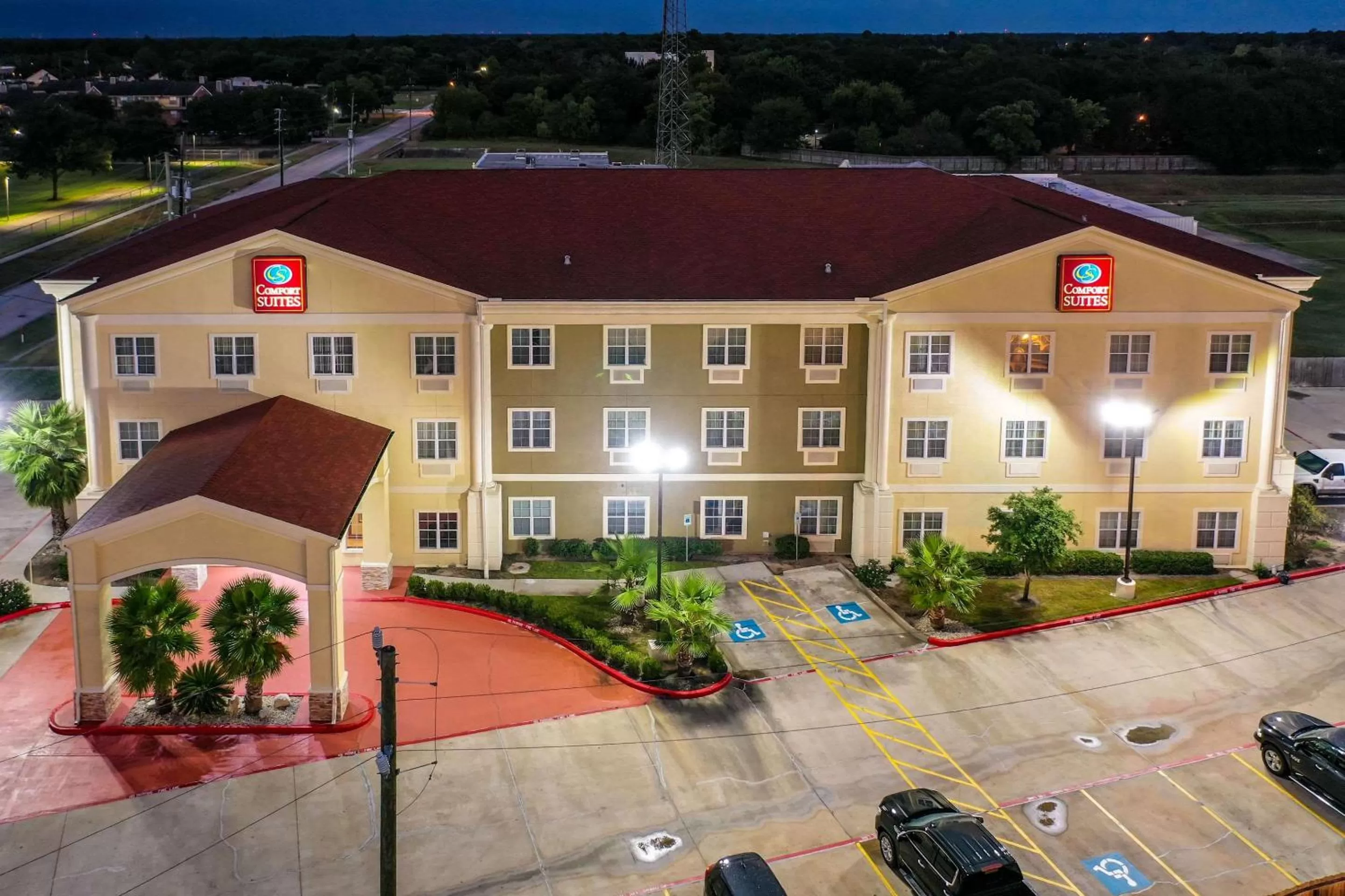 Property building in Comfort Suites Tomball Medical Center