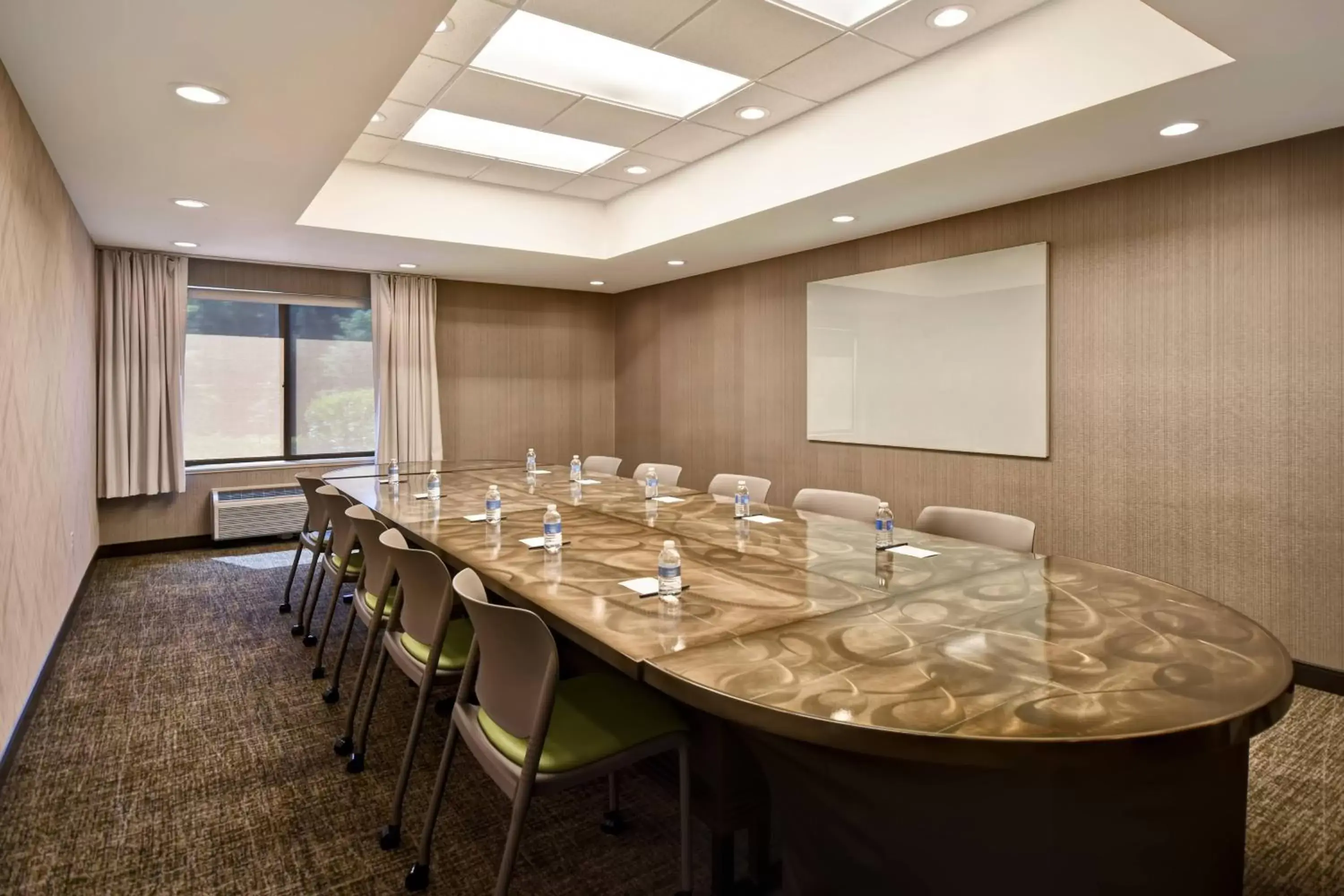 Meeting/conference room in SpringHill Suites by Marriott Atlanta Kennesaw