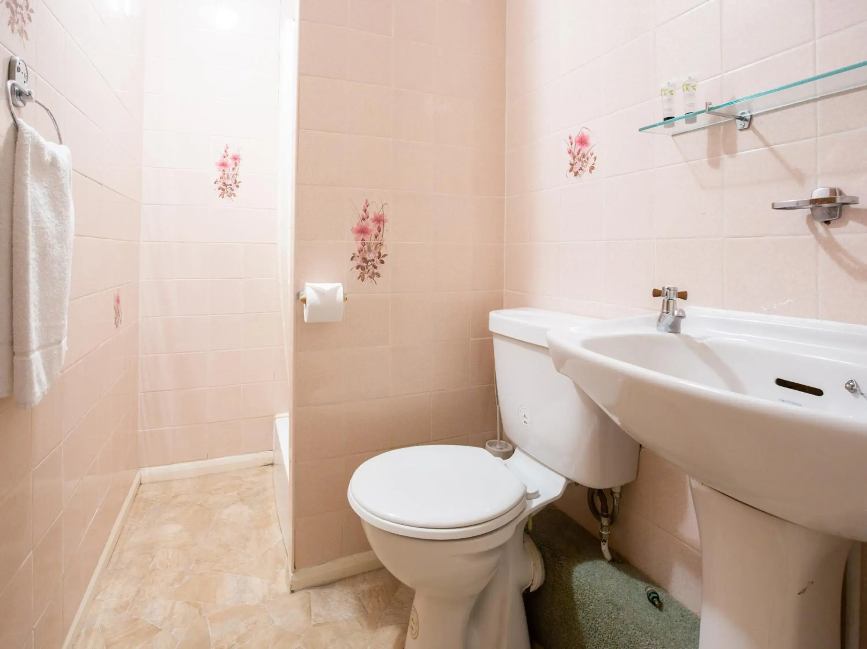 Bathroom in Wincham Hall Hotel