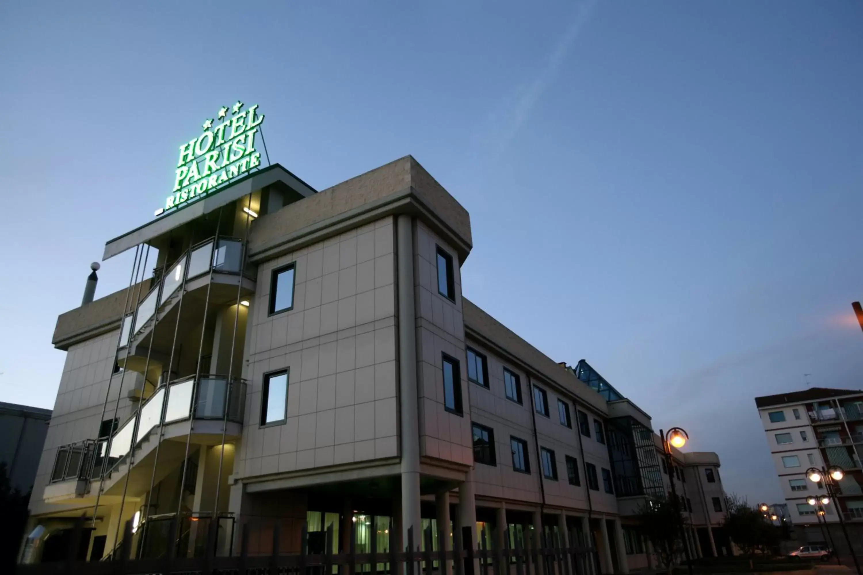 Property building in Hotel Parisi Property building in Hotel Parisi