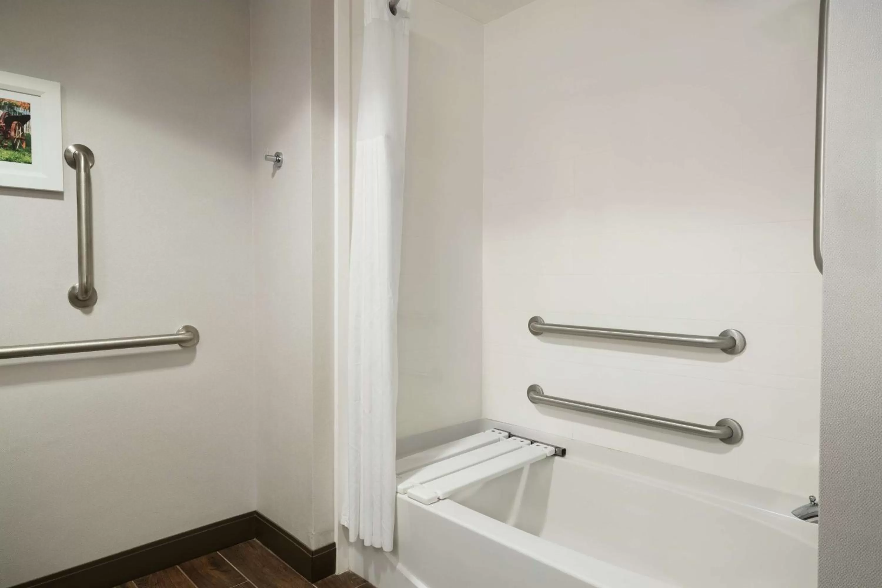 Bathroom in Hampton Inn & Suites Ephrata - Mountain Springs