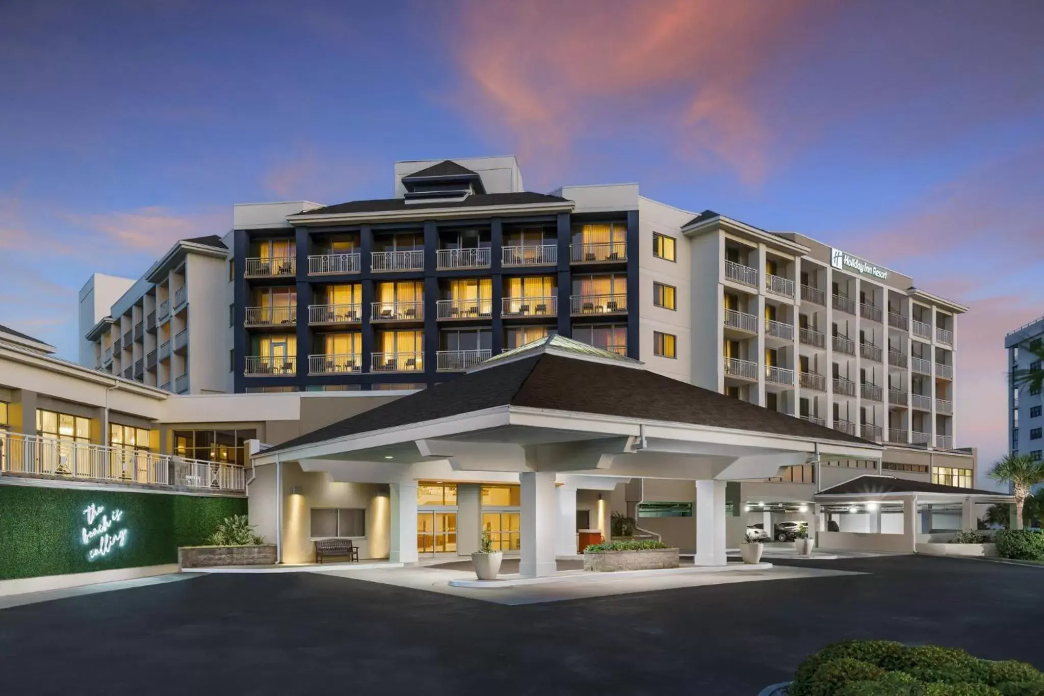 Property Building in Holiday Inn Resort Lumina on Wrightsville Beach, an IHG Hotel