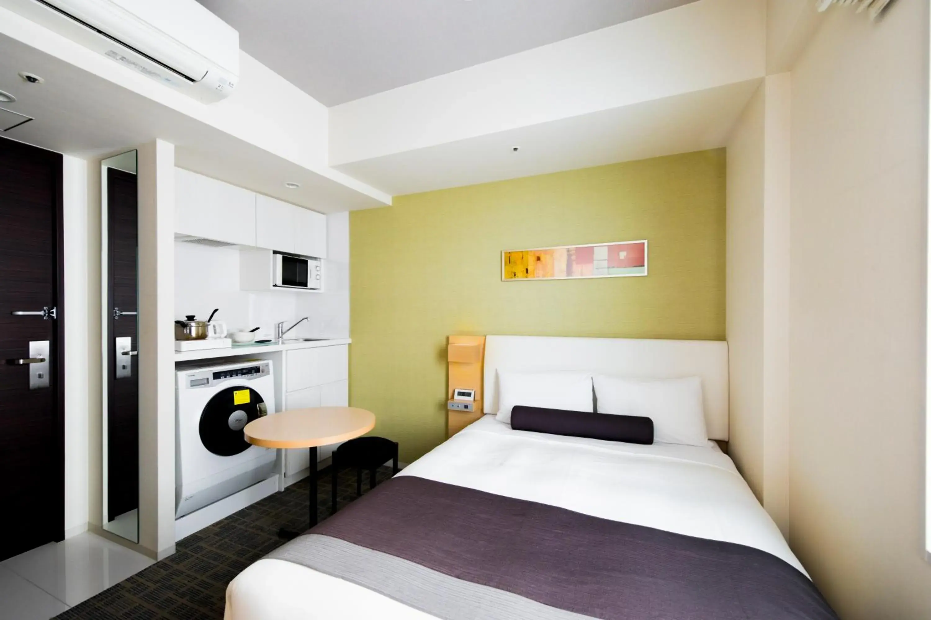 Bed in Tokyu Stay Kamata - Tokyo Haneda Bed in Tokyu Stay Kamata - Tokyo Haneda