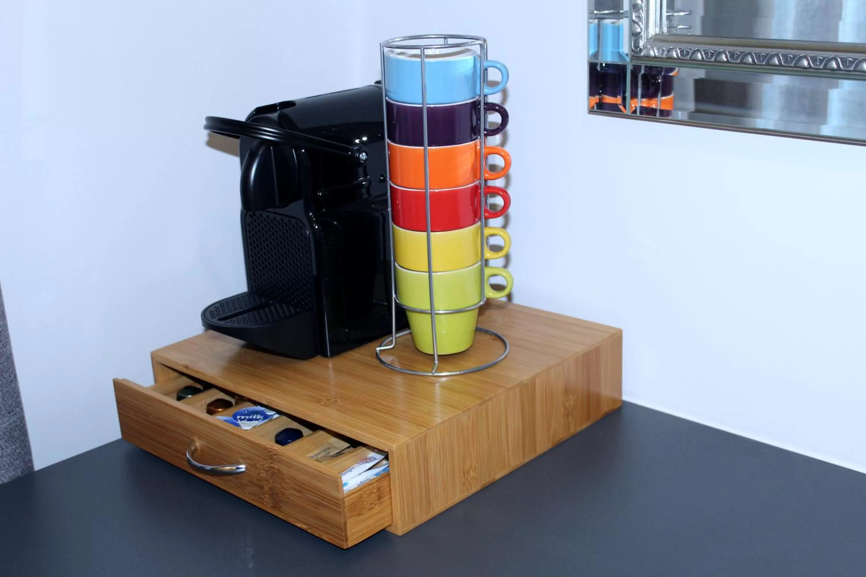 Coffee/tea facilities in 1 Craven Hill Gardens