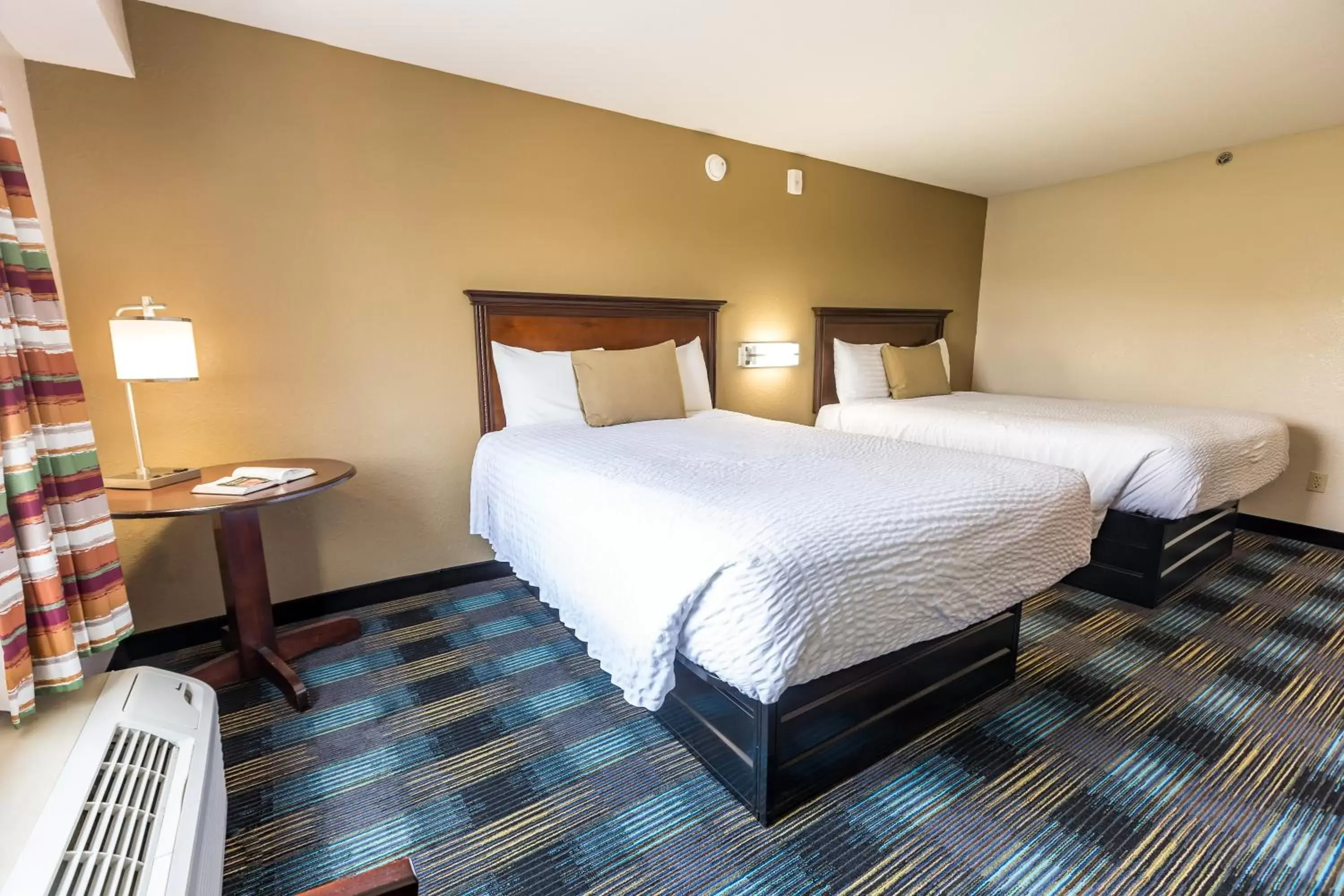 Non Smoking Deluxe 2 Queen in Rosebud Inn Non Smoking Deluxe 2 Queen in Rosebud Inn