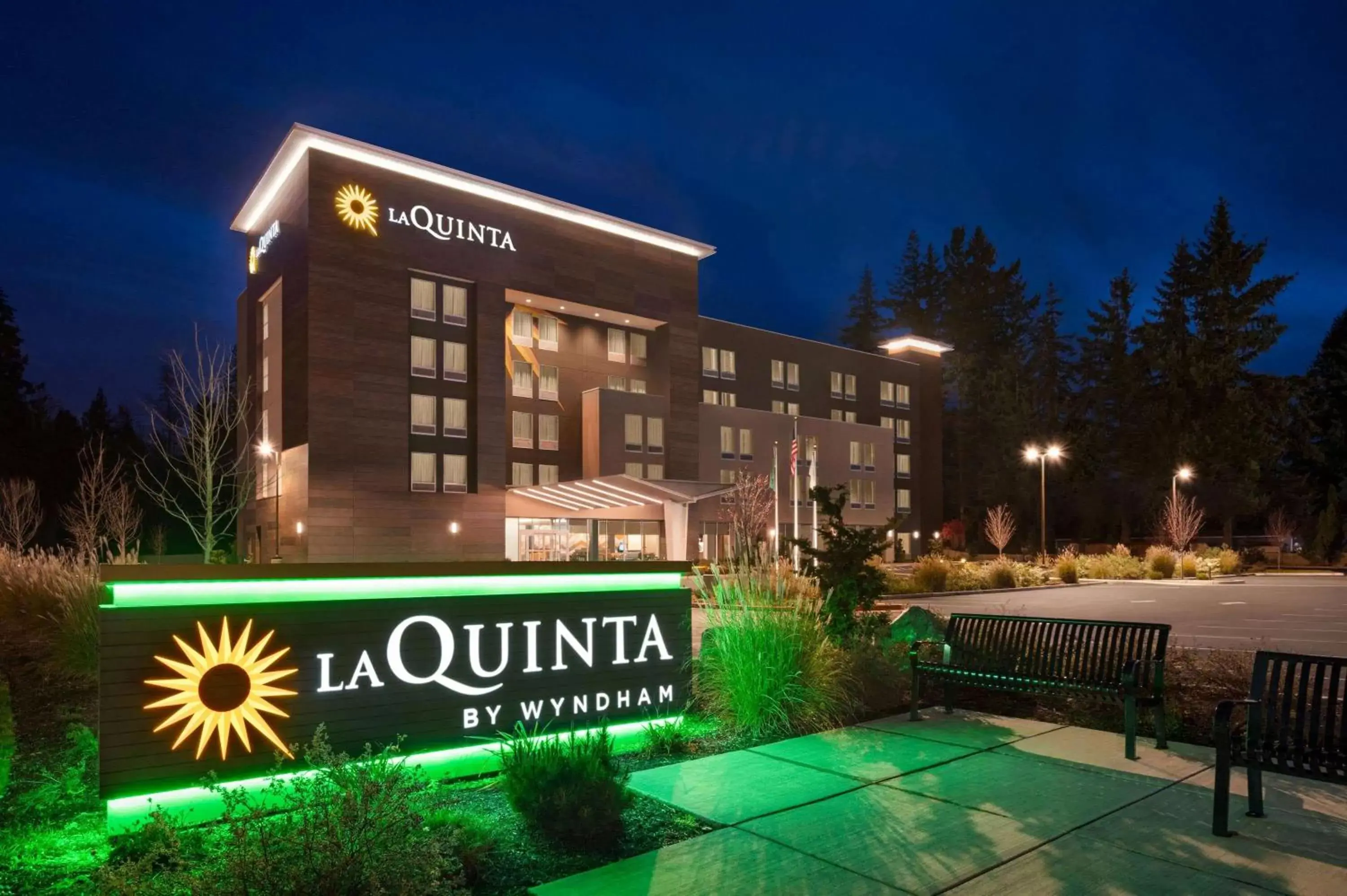 Property Building in La Quinta Inn & Suites by Wyndham Marysville