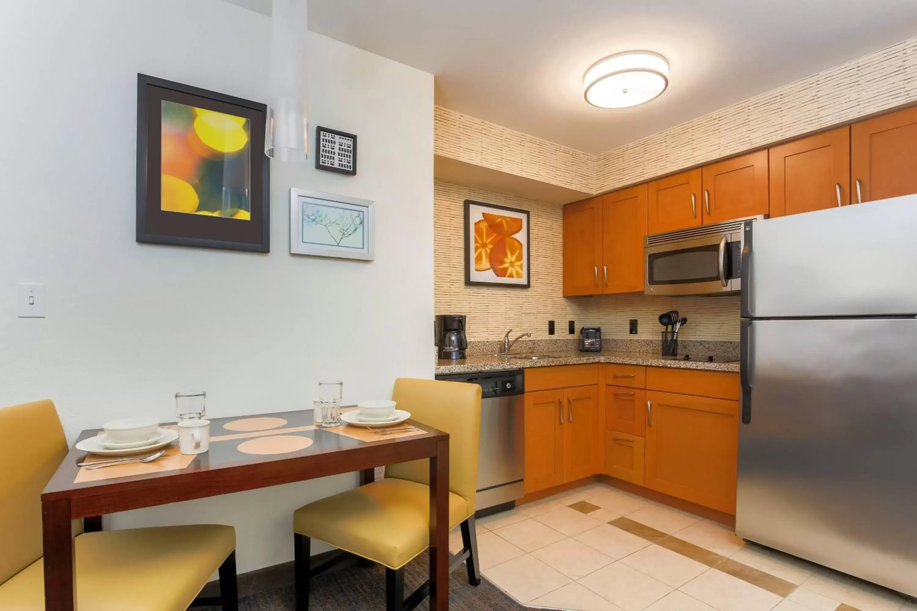 Kitchen or kitchenette, Kitchen/Kitchenette in Residence Inn by Marriott Arlington South
