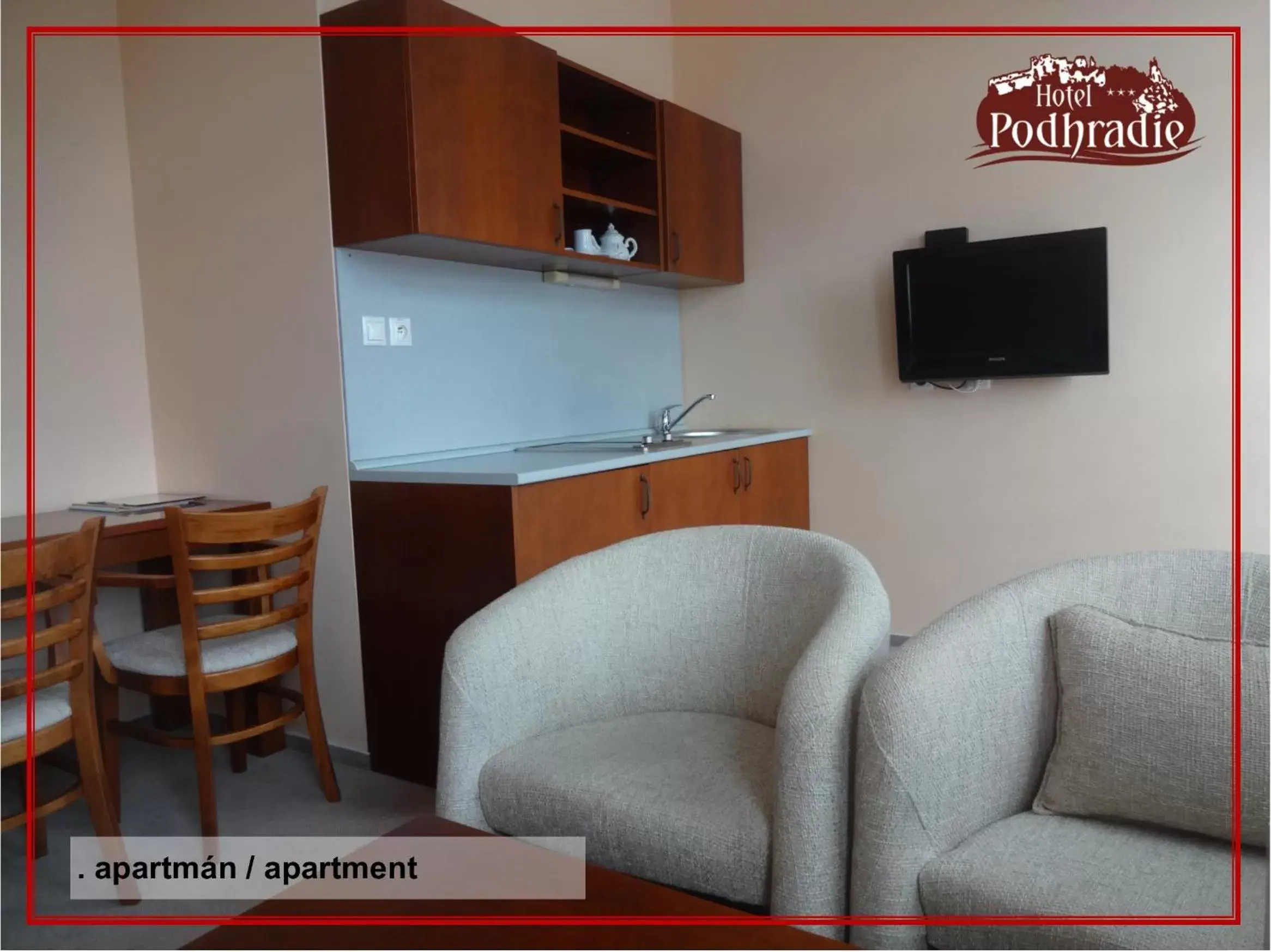 Kitchen or kitchenette, Seating Area in Hotel Podhradie
