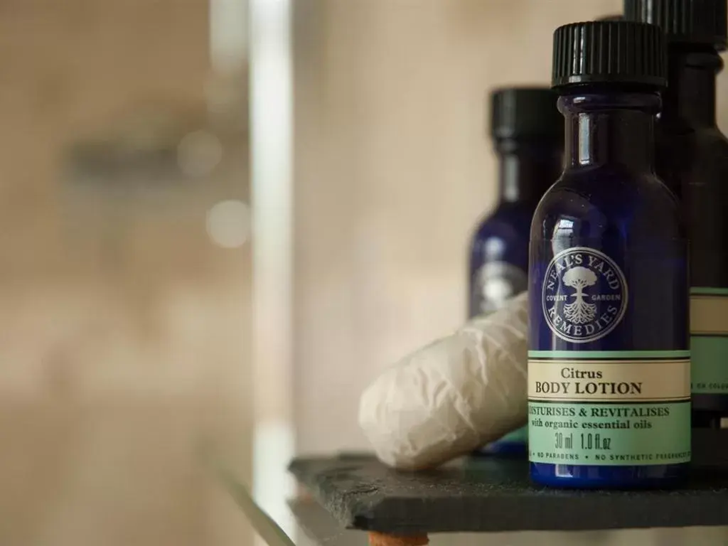 Bathroom in Poole Farm Bathroom in Poole Farm