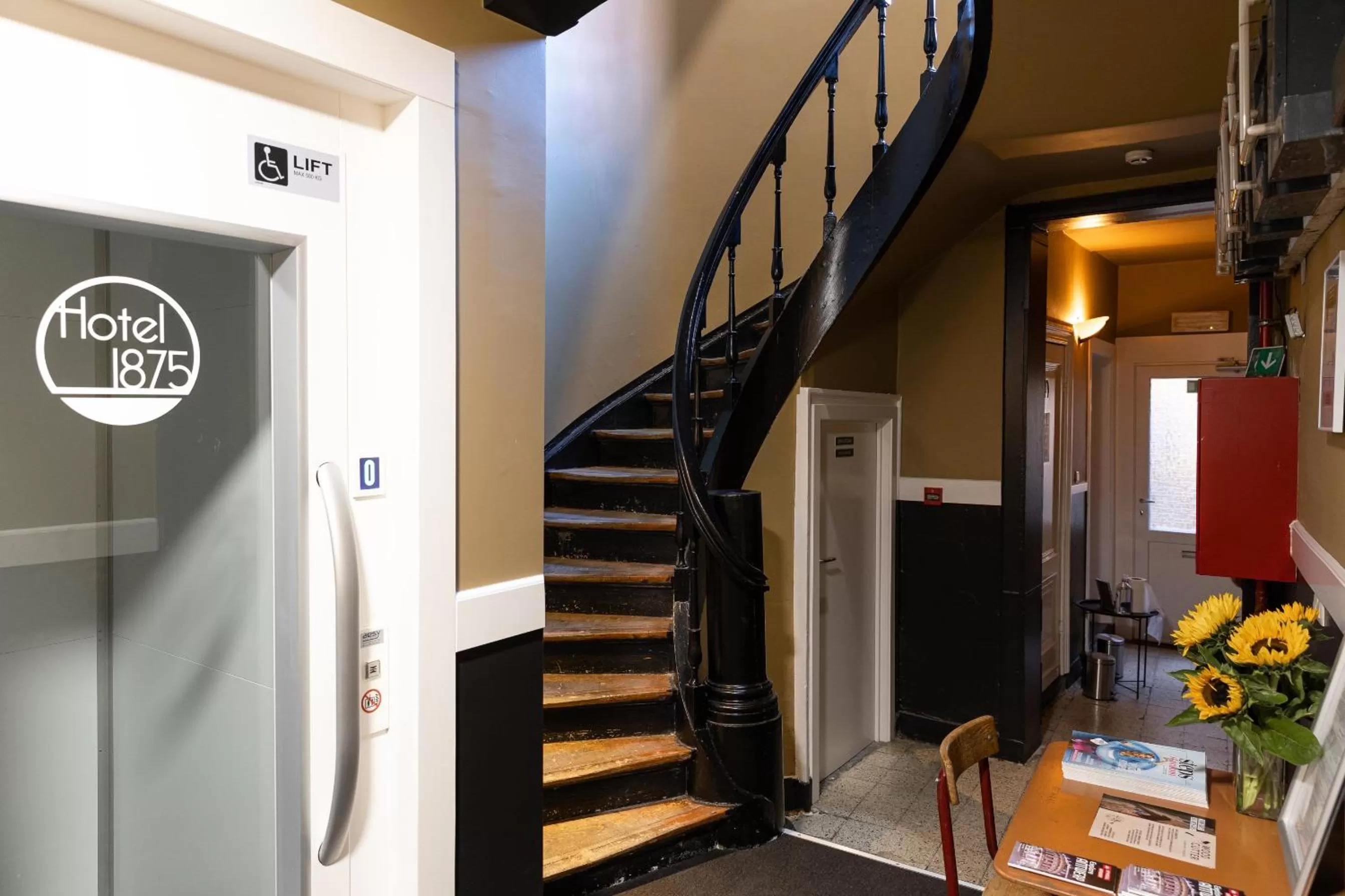 Property building in Hotel1875