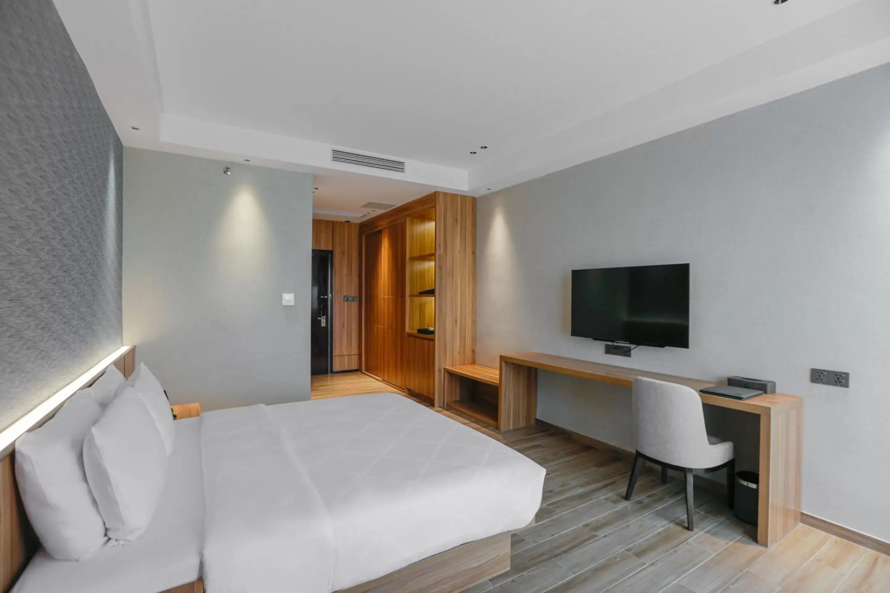 TV and multimedia, Bed in Hotel Casiana Managed by Enderun Hotels