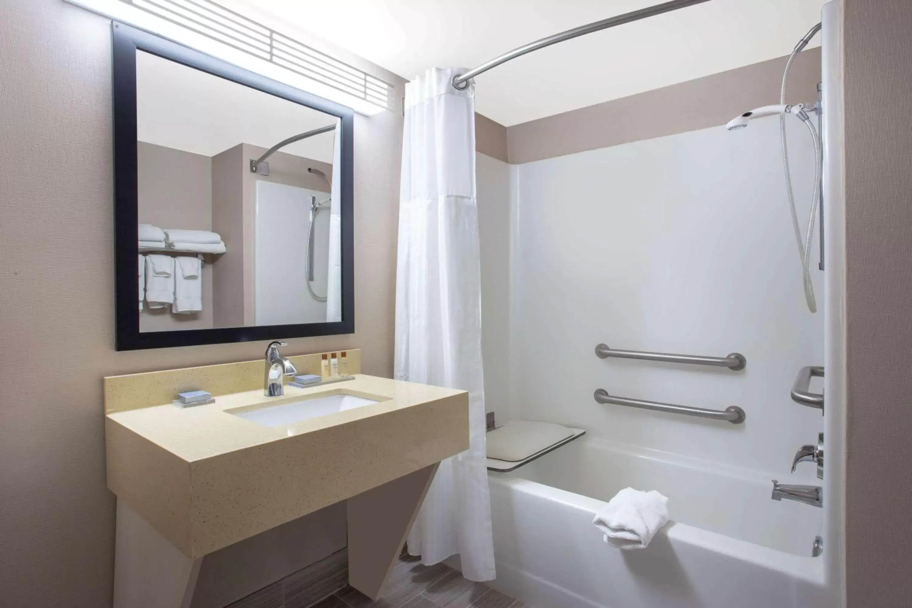 Bathroom in Wingate by Wyndham Indianapolis Airport Plainfield