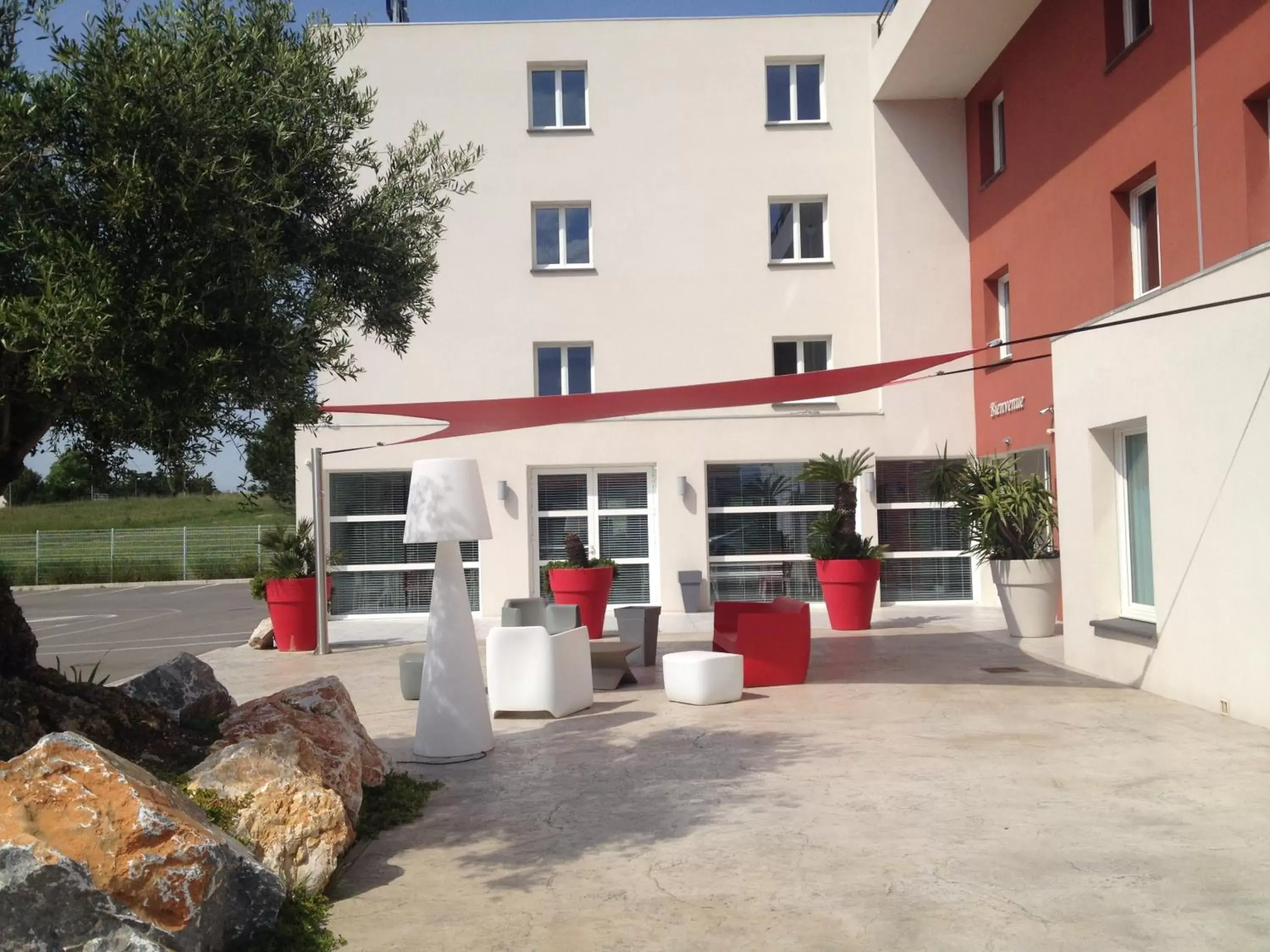 Facade/entrance, Property Building in Kyriad Perpignan Sud