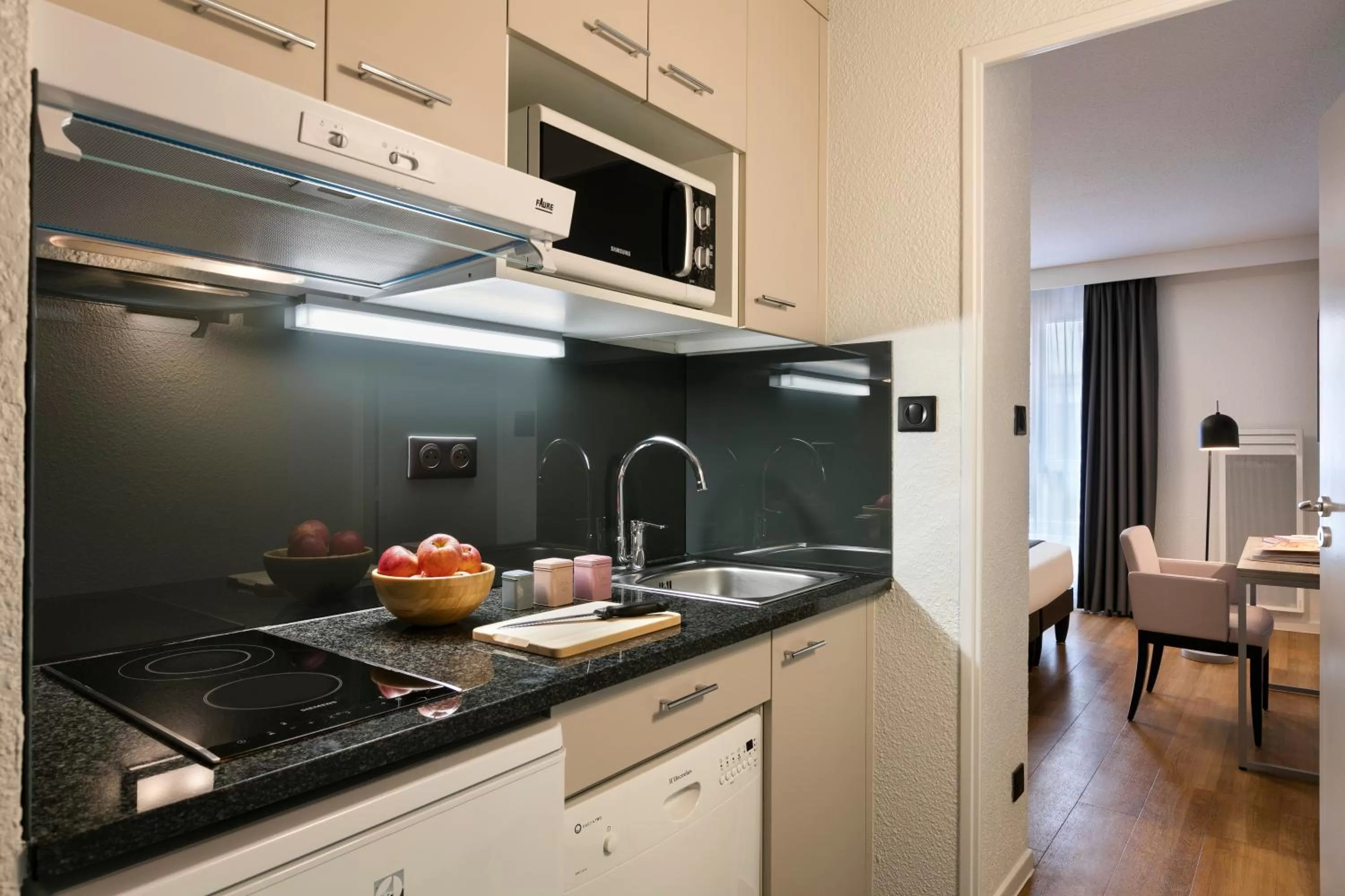 Kitchen or kitchenette in Citadines Kléber Strasbourg