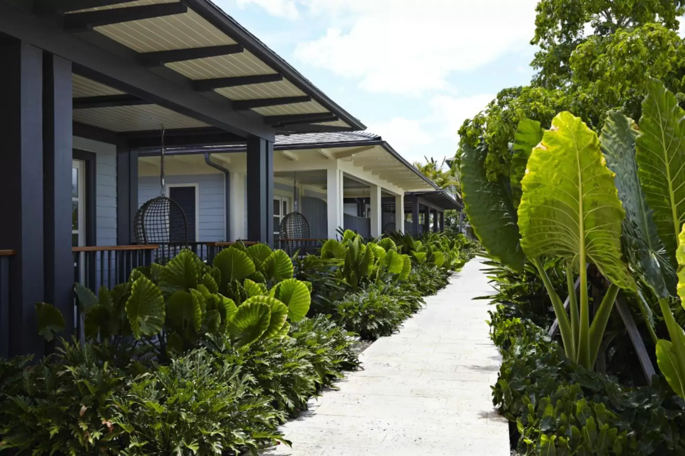 Day, Property Building in The Island House